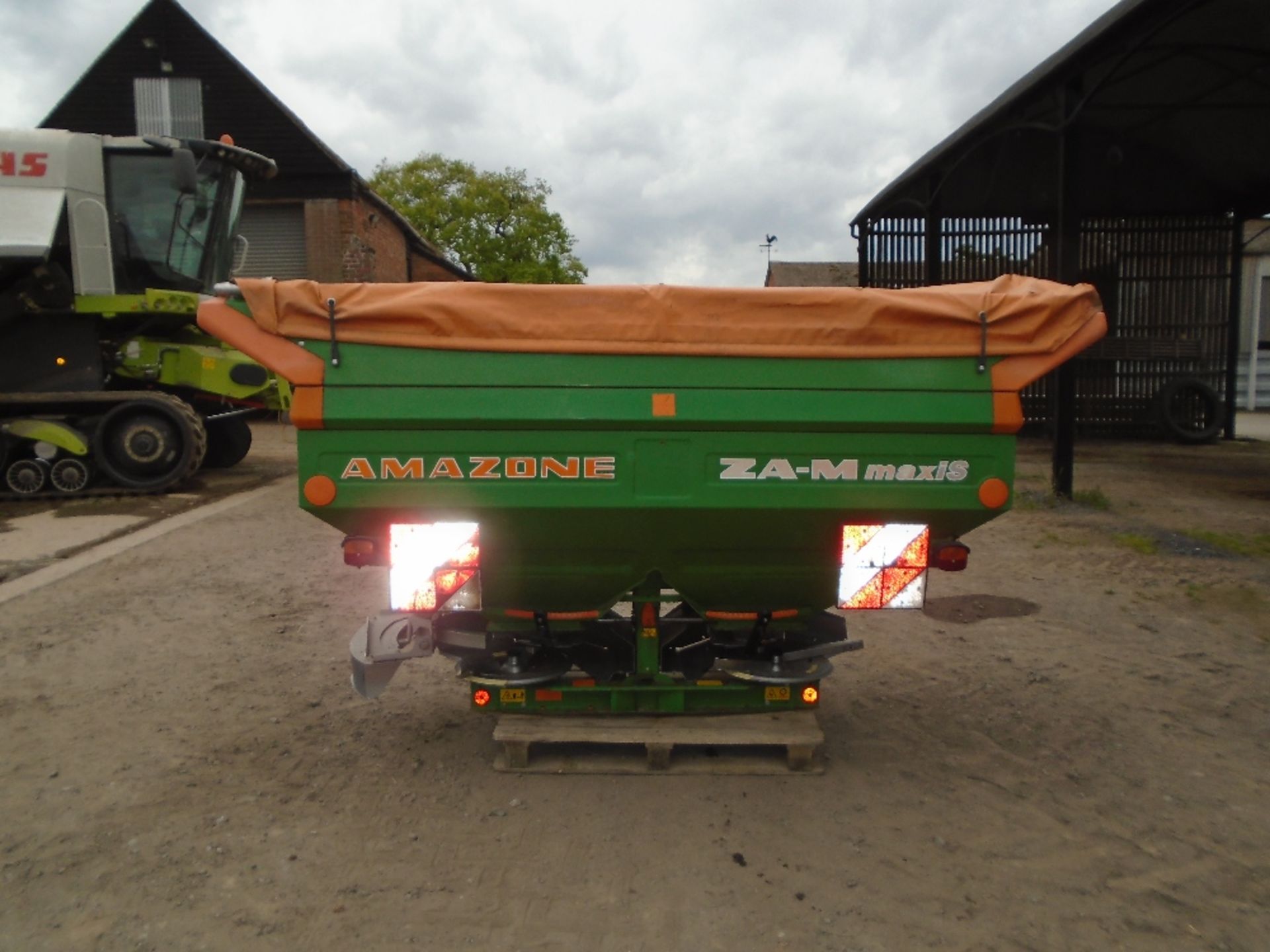 AMAZONE ZAM 1500 S500 FERTILIZER SPREADER - DEMOUNT TO FIT ON BATEMAN SPRAYER