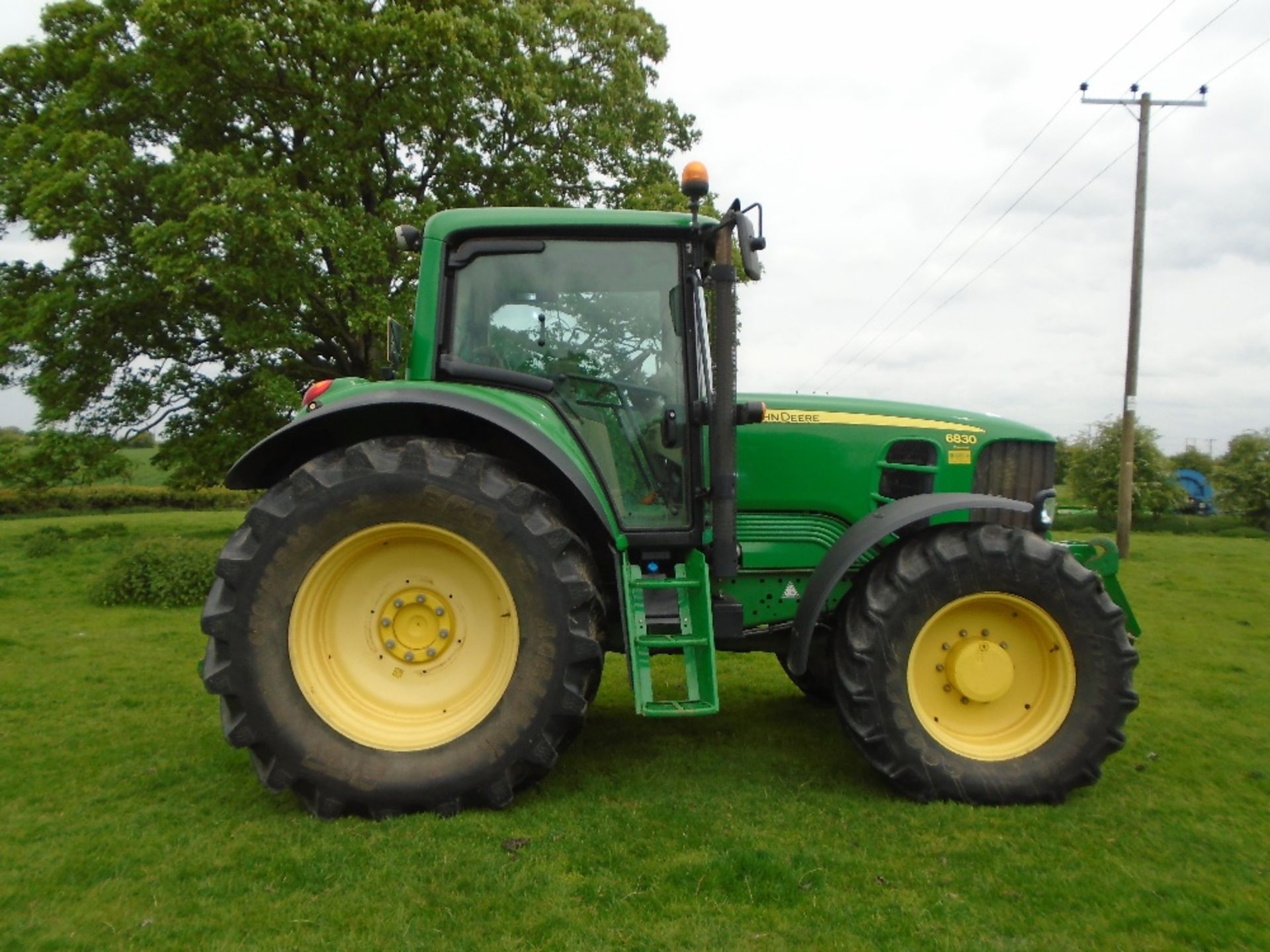 JOHN DEERE 6830 4WD TRACTOR PREMIUM - Image 2 of 12