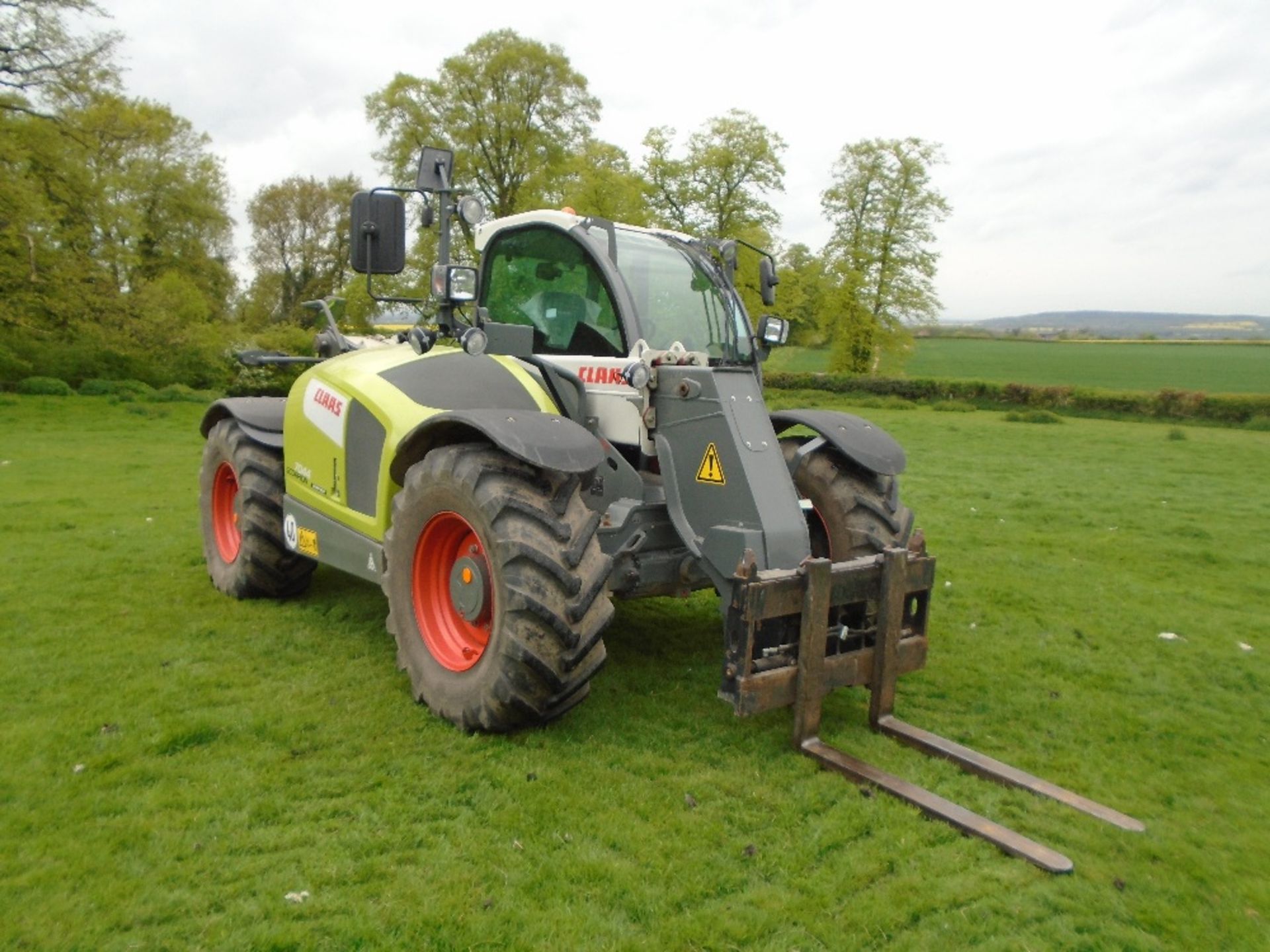 CLAAS SCORPION 7044 VARIPOWER LOADER