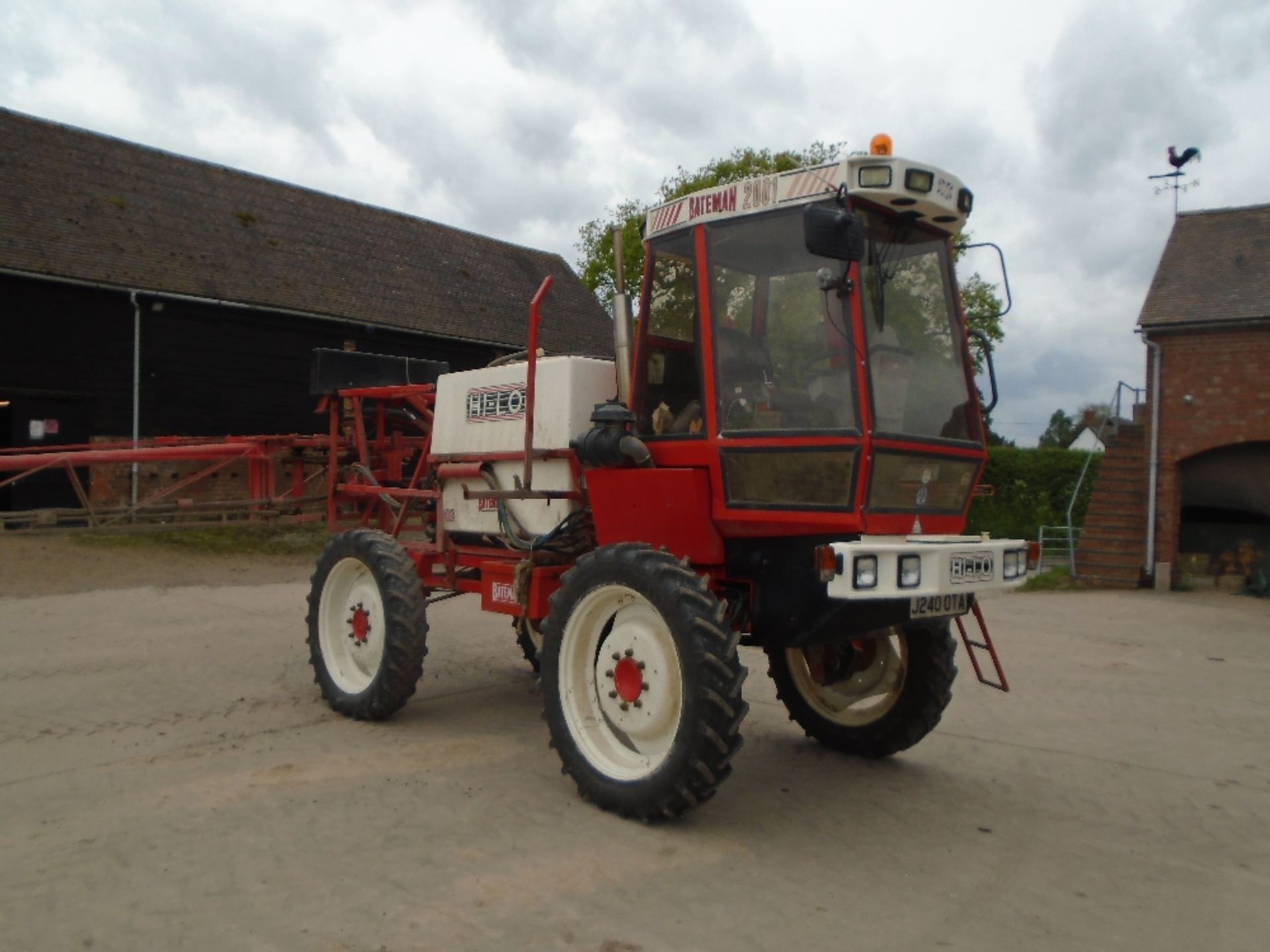 BATEMAN 2001 SELF PROPELLED SPRAYER