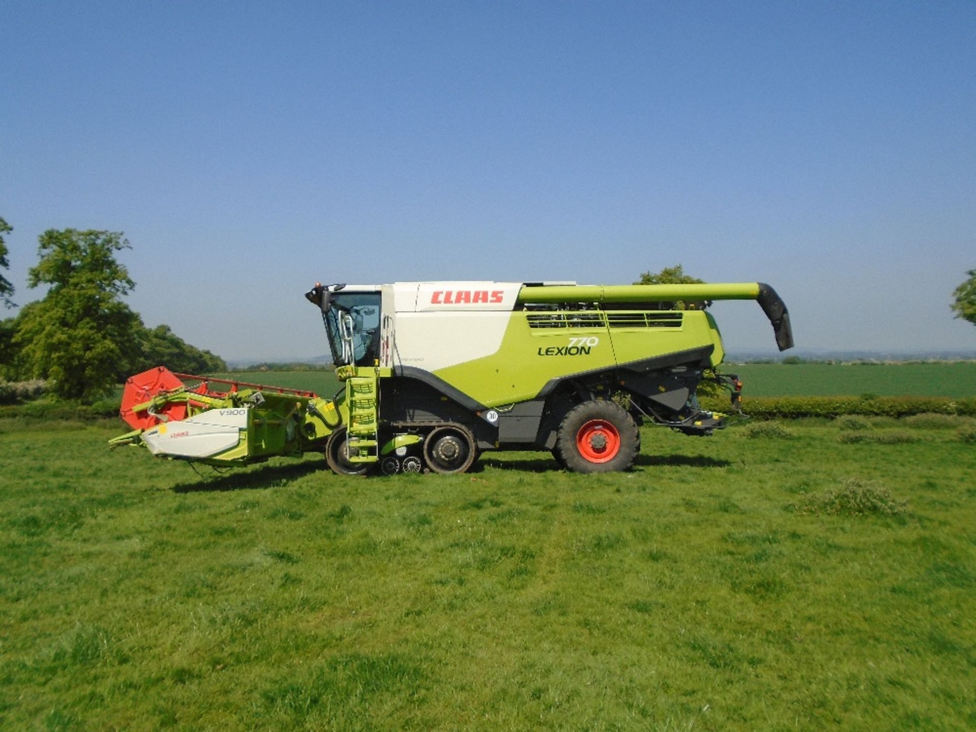 CLAAS LEXION 770TT COMBINE HARVESTER