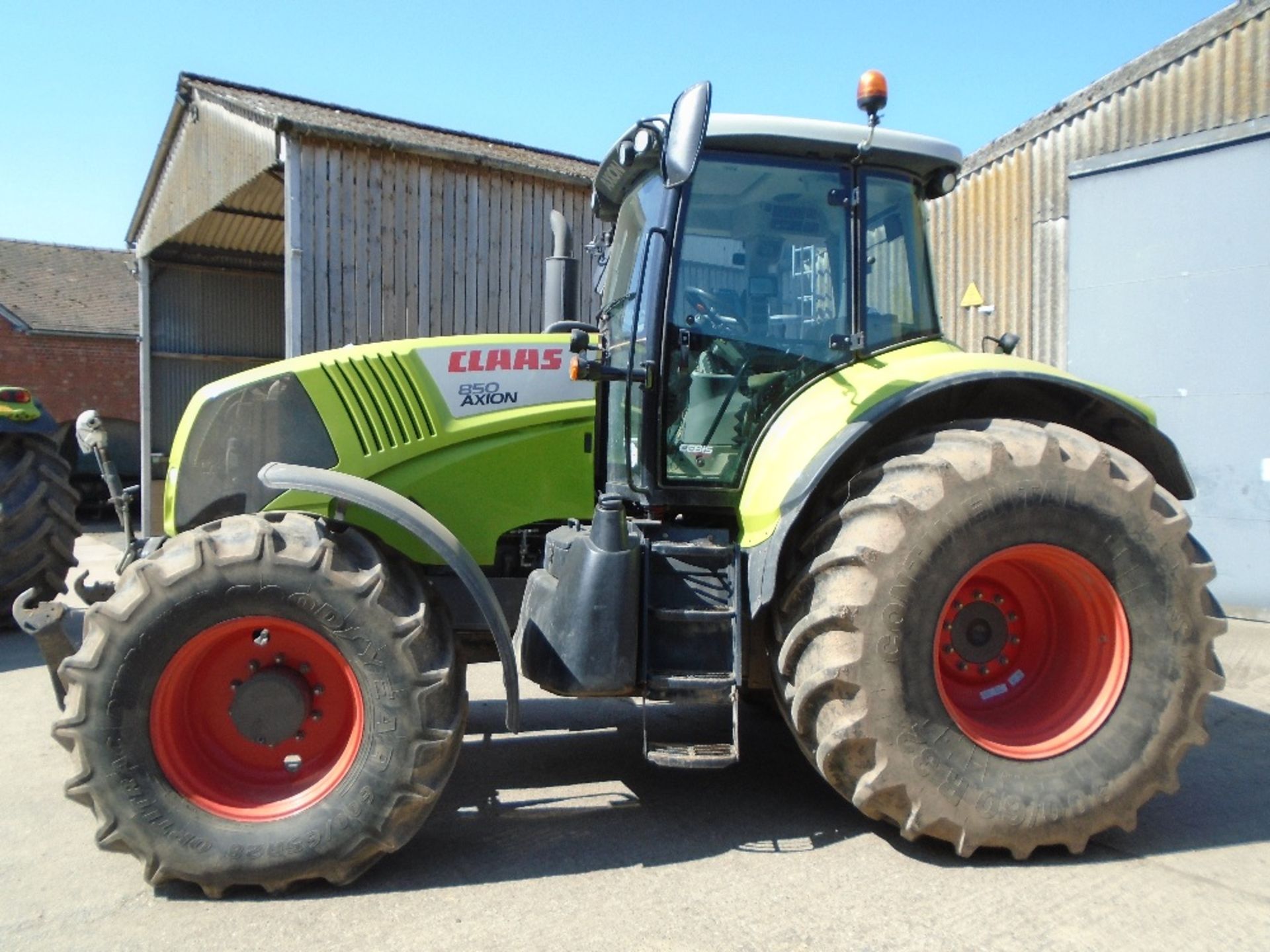 CLAAS AXION 850