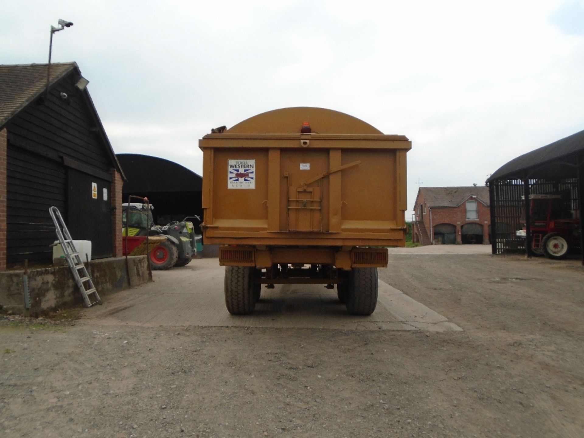 2005 RICHARD WESTERN 16T BULK TRAILER - Image 3 of 6