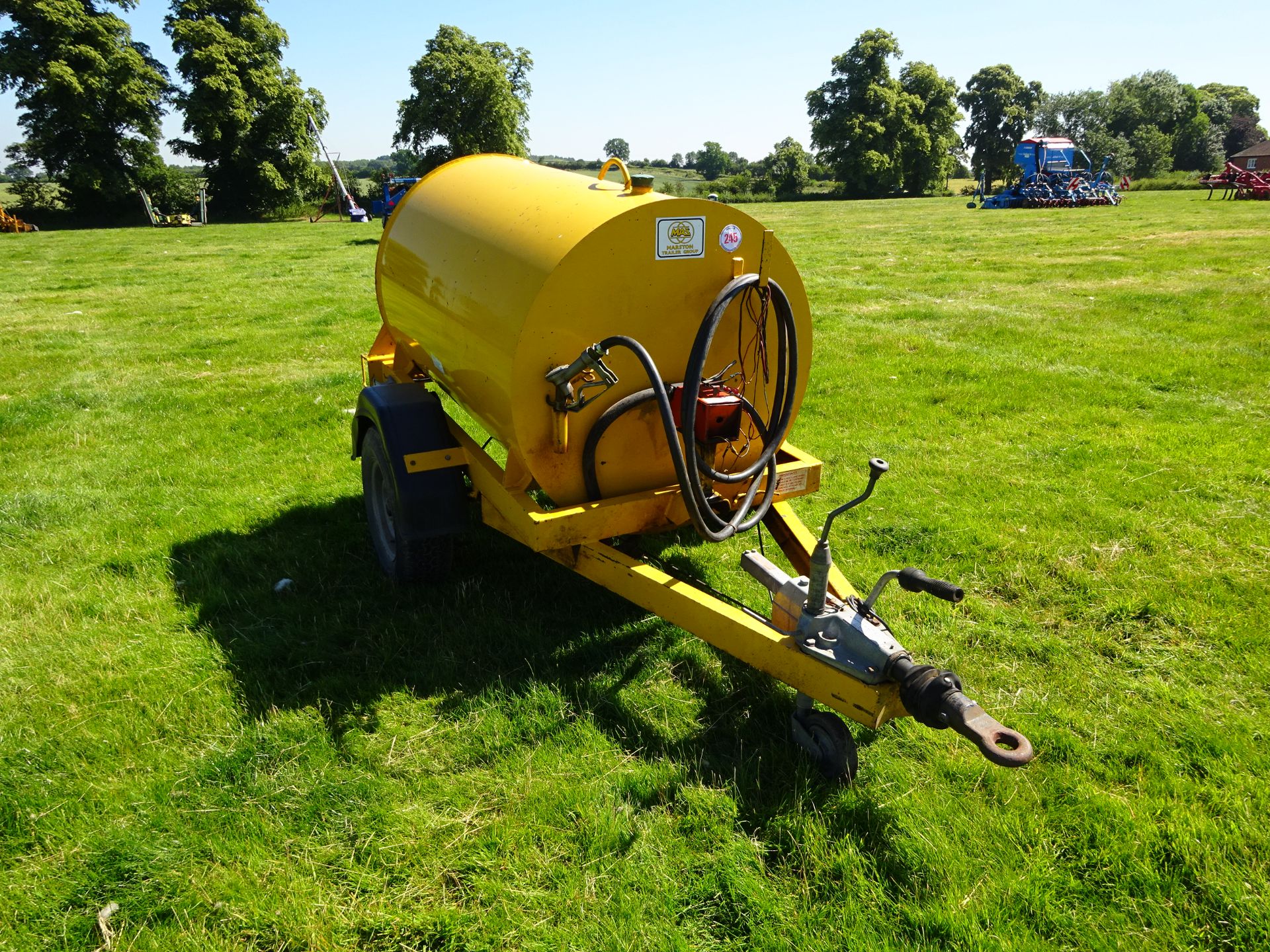 2 WHEEL MARSTON FUEL BOWSER CIRCA 1000 LITRE C/W ELECTRIC FUEL PUMP