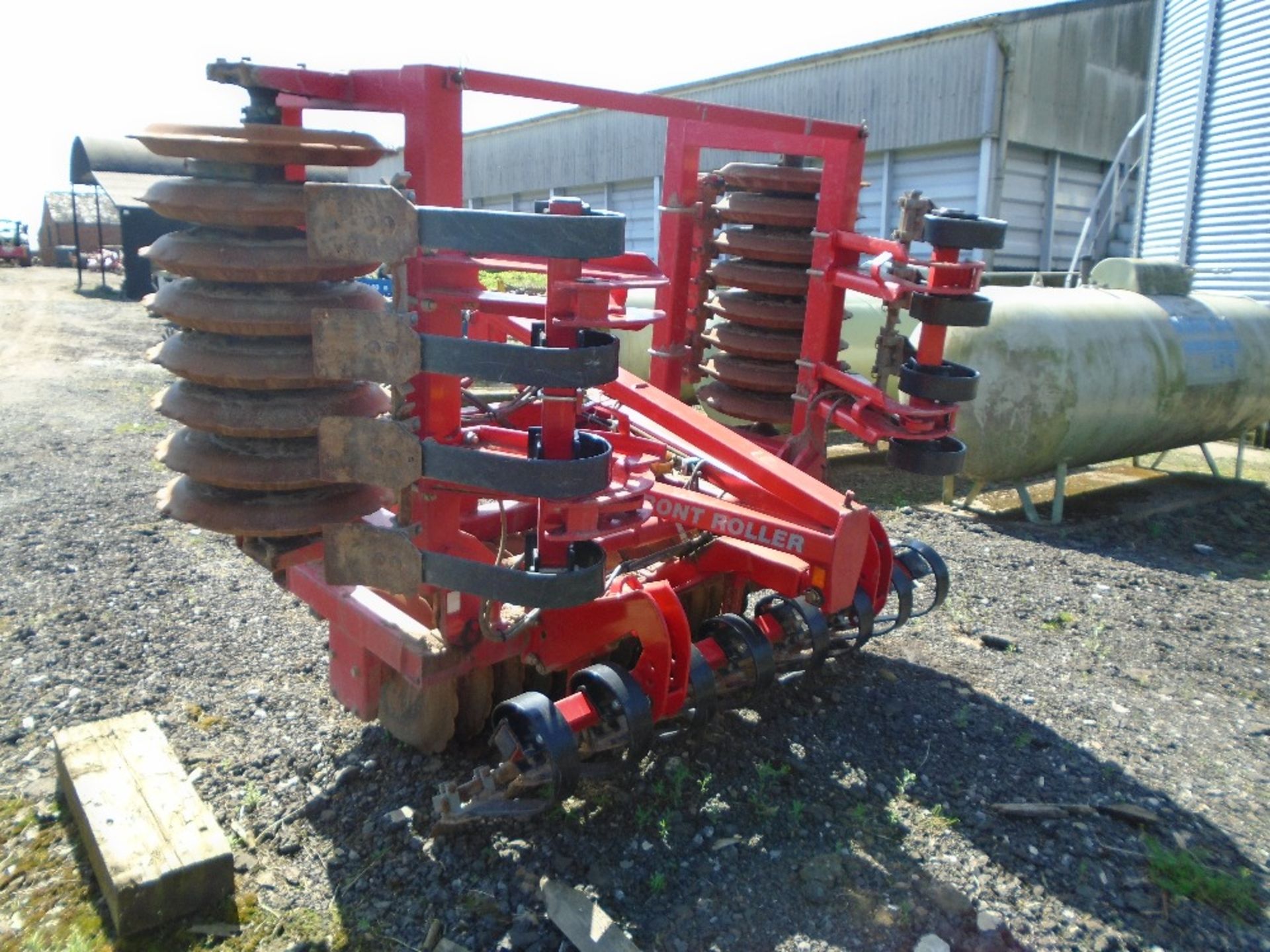 2014 OPICO HEVA 4M FOLDING HYD FRONT MOUNTED LEVELLING HARROWS - Image 4 of 6