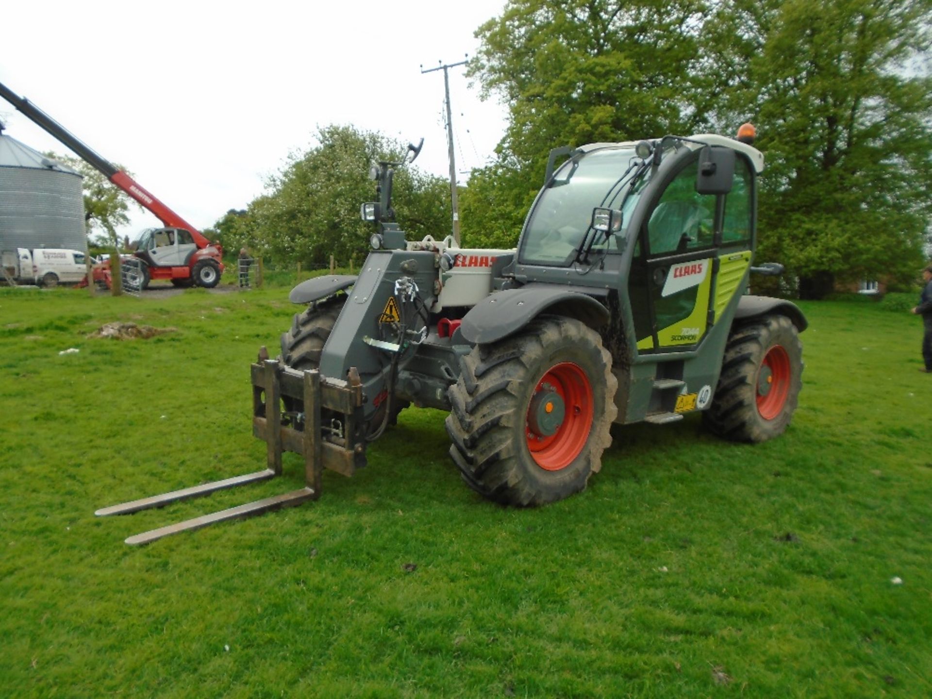 CLAAS SCORPION 7044 VARIPOWER LOADER - Image 4 of 4