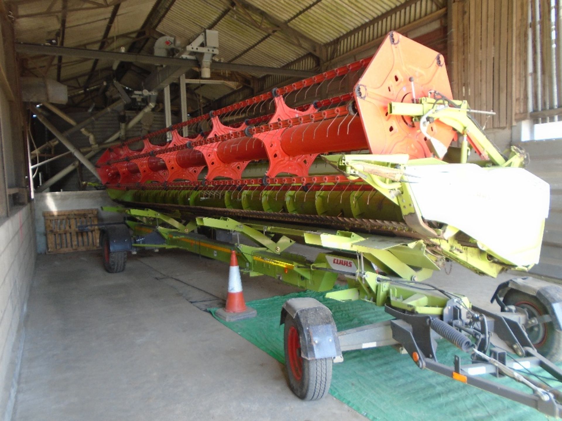 CLAAS LEXION 770TT COMBINE HARVESTER - Image 15 of 17