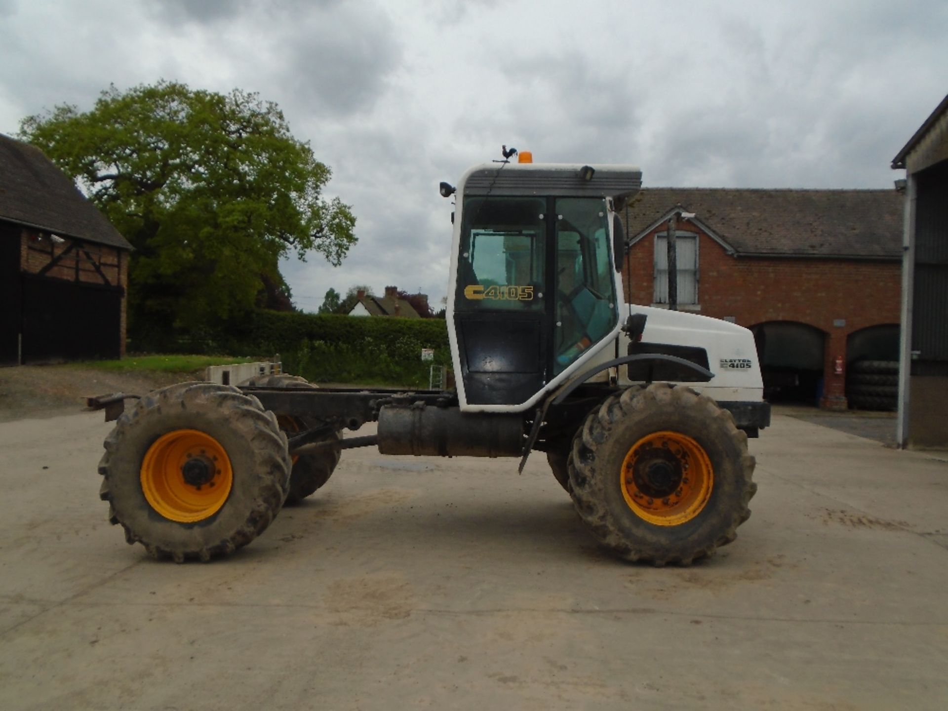 CLAYTON SELF PROPELLED TRACTOR UNIT