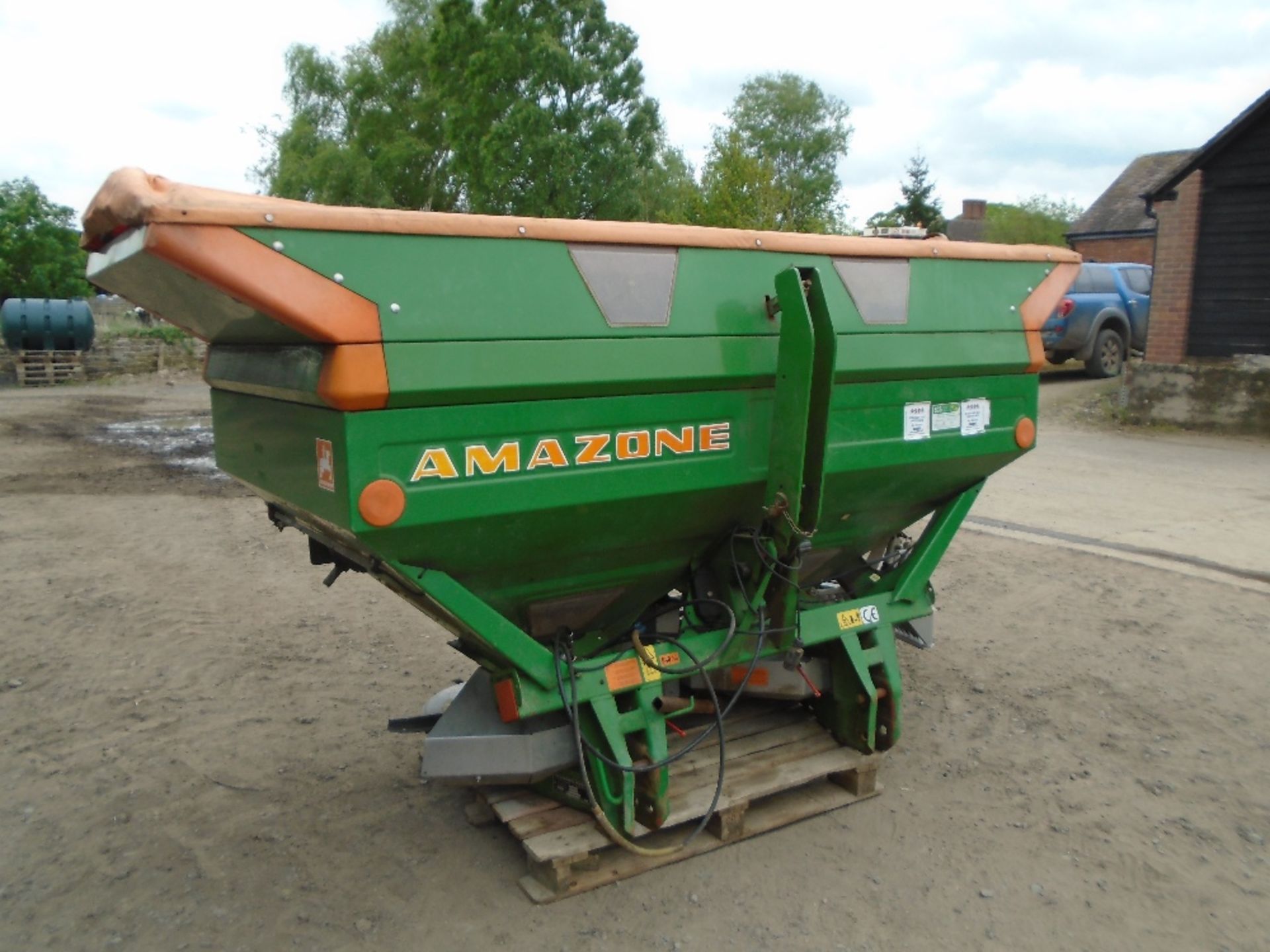 AMAZONE ZAM 1500 S500 FERTILIZER SPREADER - DEMOUNT TO FIT ON BATEMAN SPRAYER - Image 5 of 8