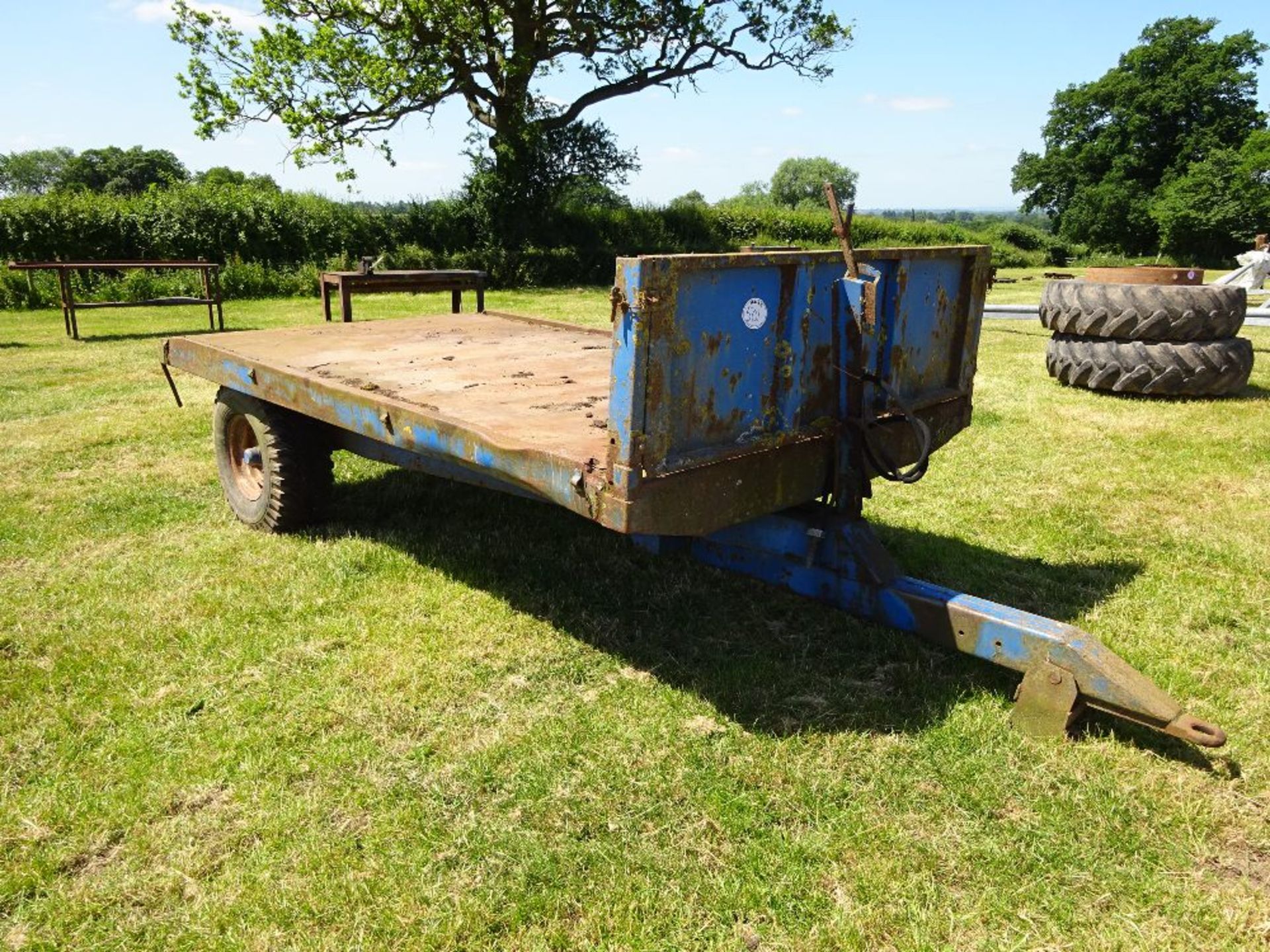 2 WHEELED TRAILER