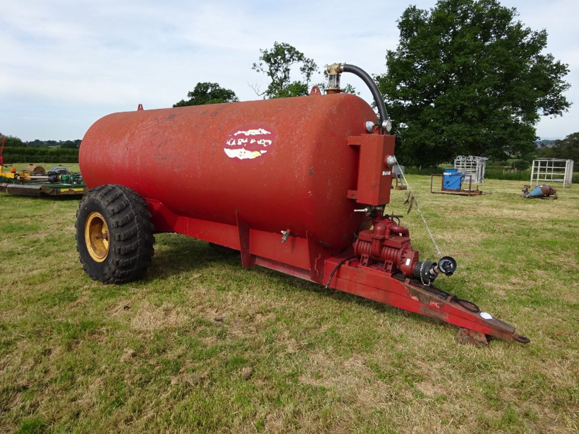 SLURRY TANKER