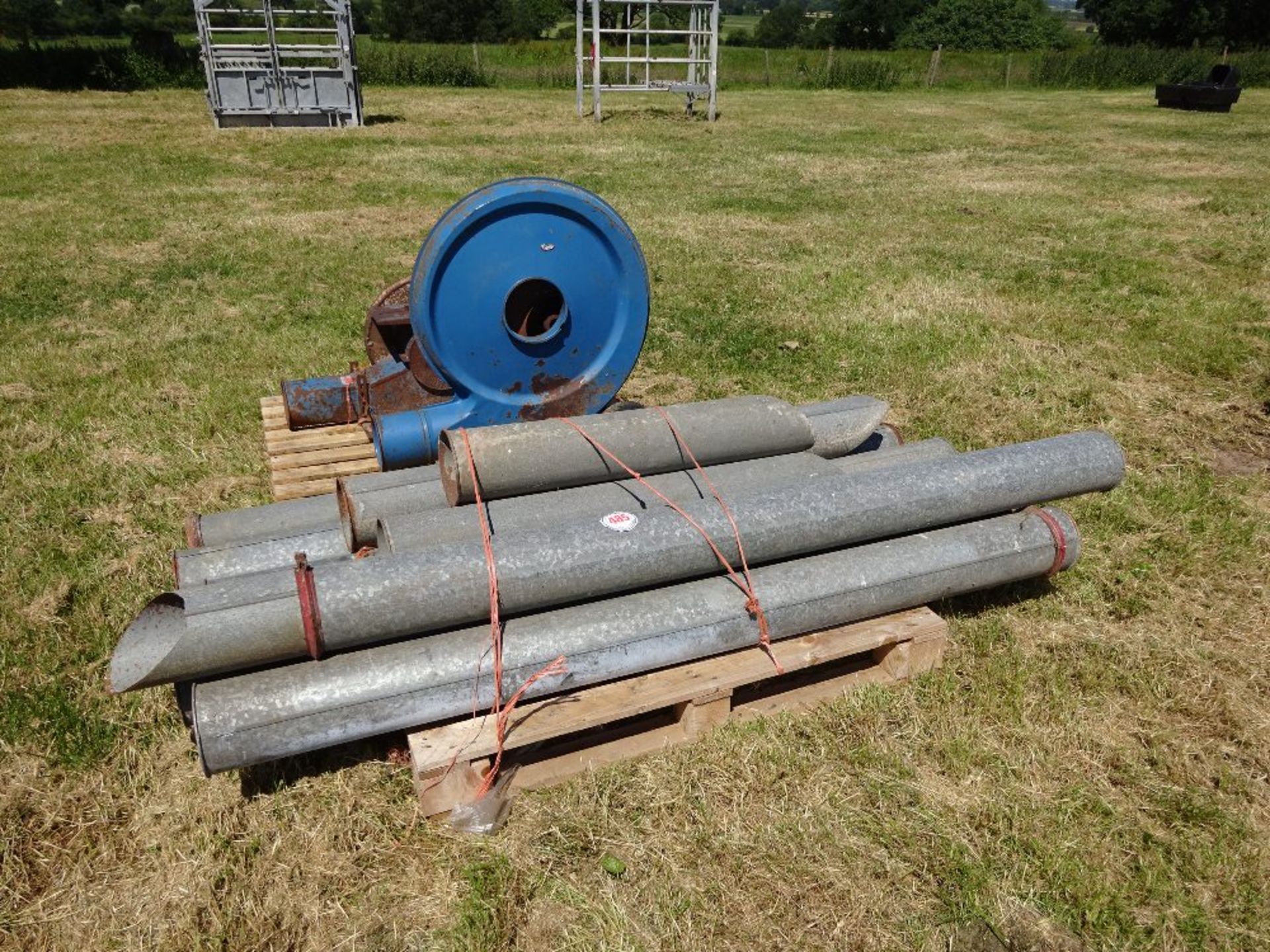 KONGSKILDE GRAIN BLOWER WITH PIPES