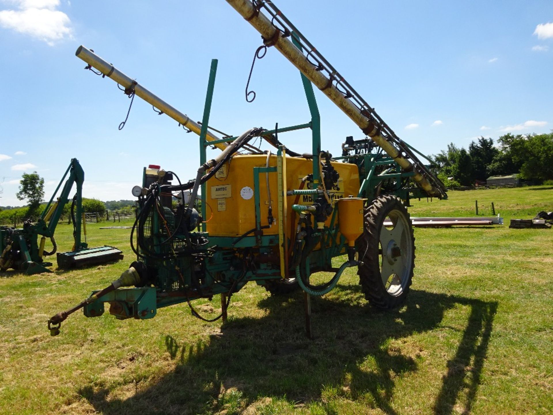 12M CLEARACRE AIRTEC SPRAYER- HYDRAULIC FOLDING WORKS - Image 2 of 3