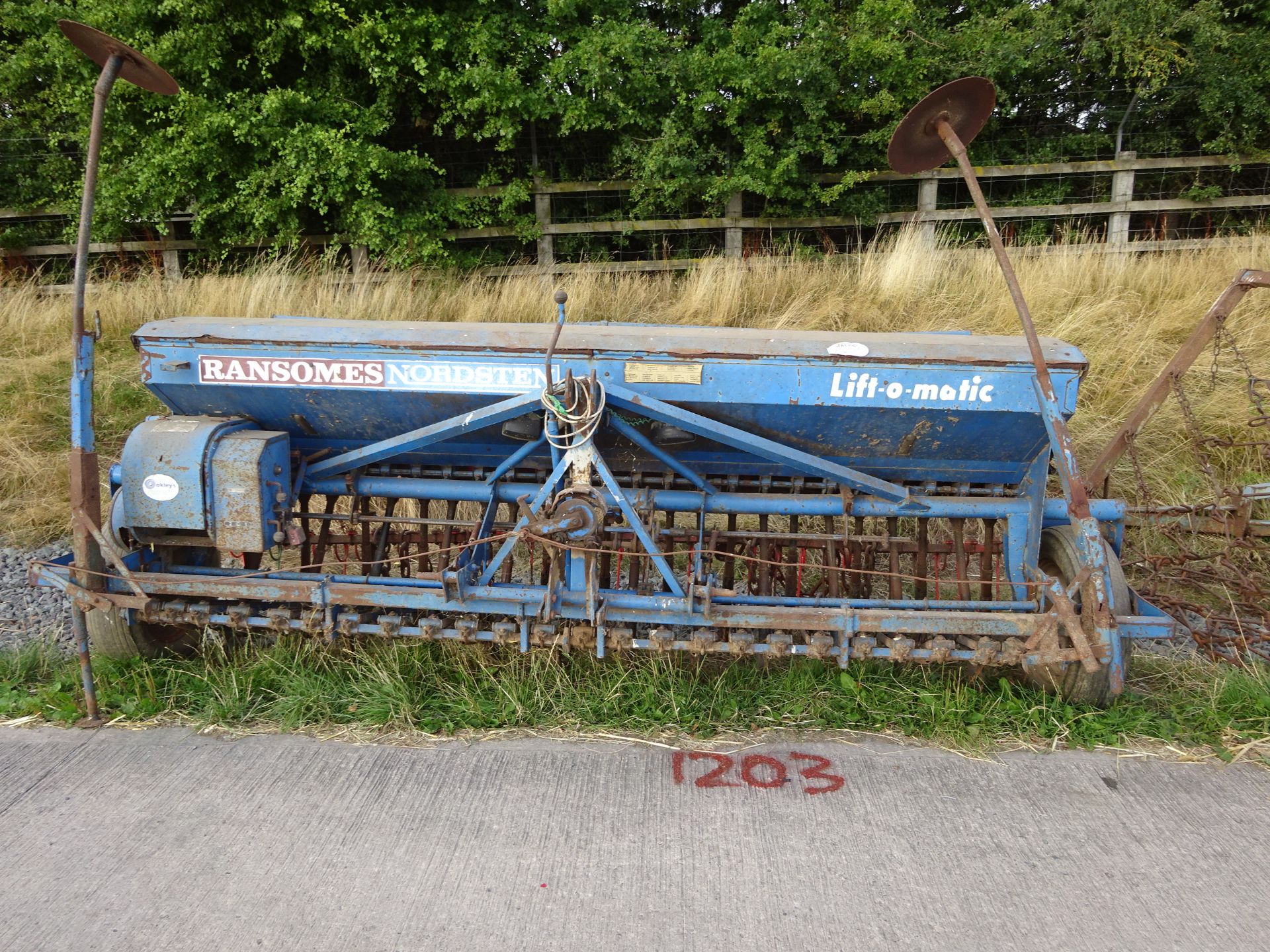 RANSOMES NORDSTEN LIFTO-MATIC SEED DRILL