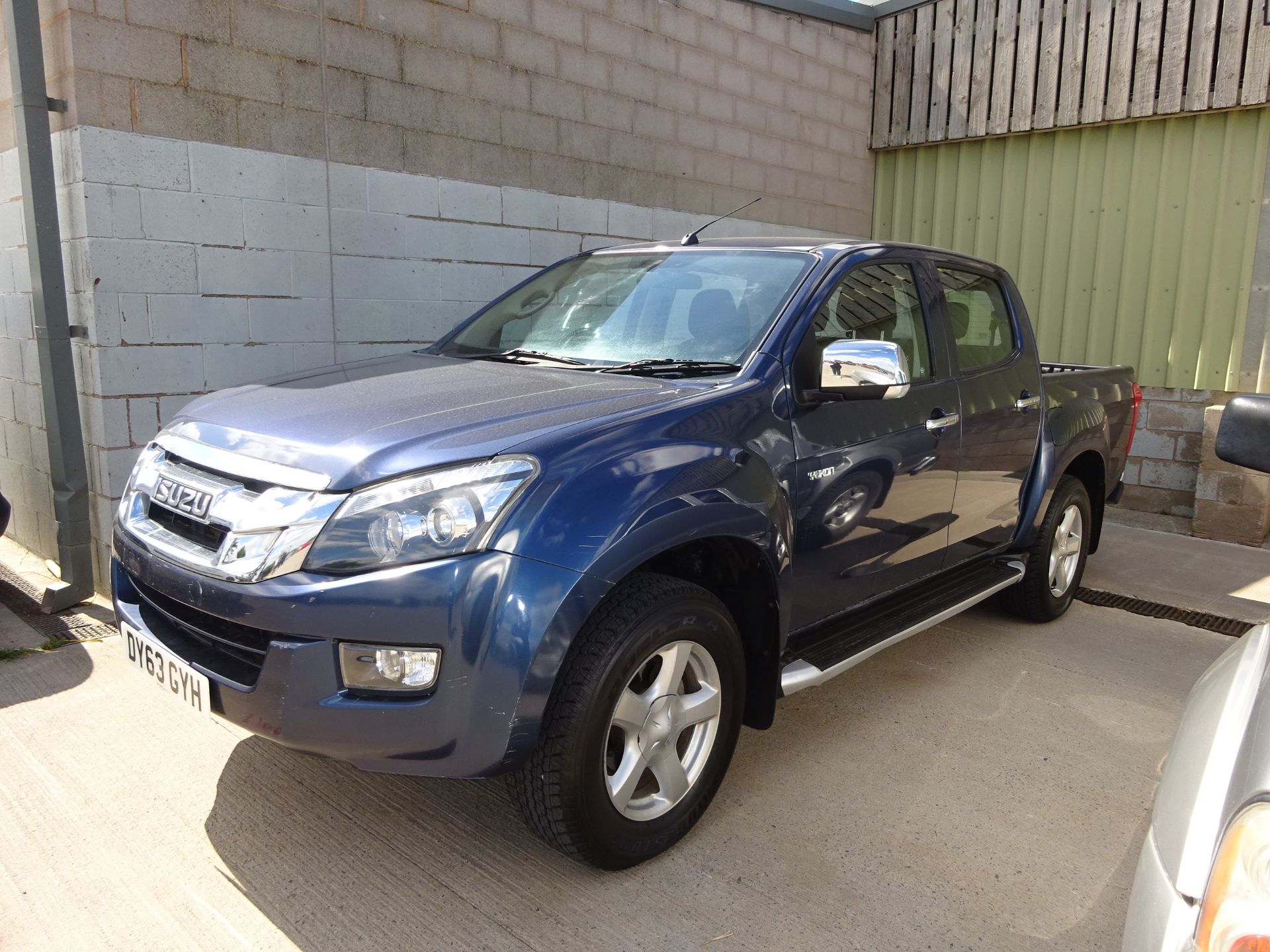 ISUZU PICK UP YUKON 63 PLATE 63,000 MILES - Image 2 of 3