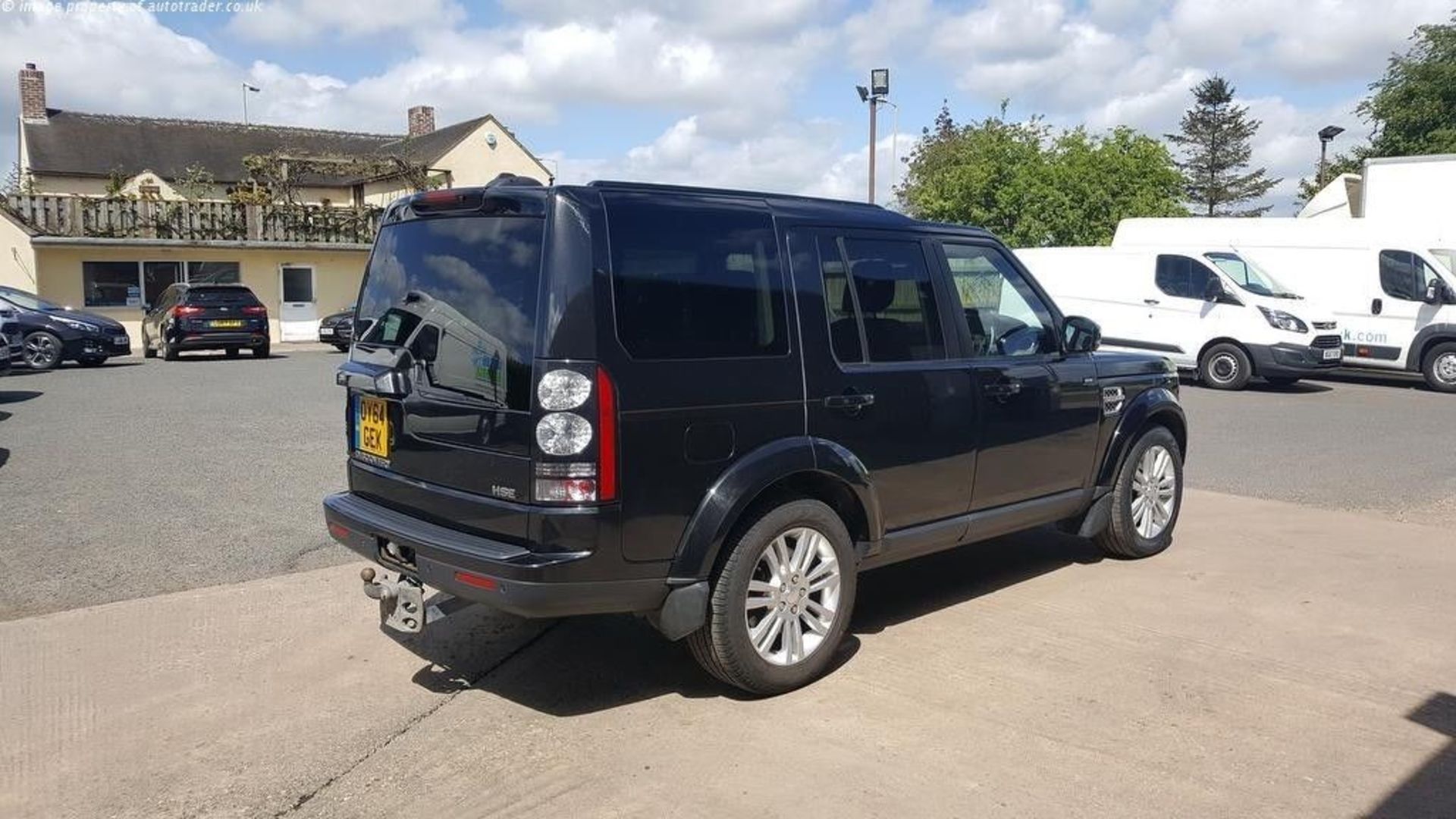 (2014) LANDROVER DISCOVERY 4 3.0L V6HSE APPROX 40k 5 DOOR 7 SEATER MERINA BLACK LEATHER INTERIOR - Image 3 of 8