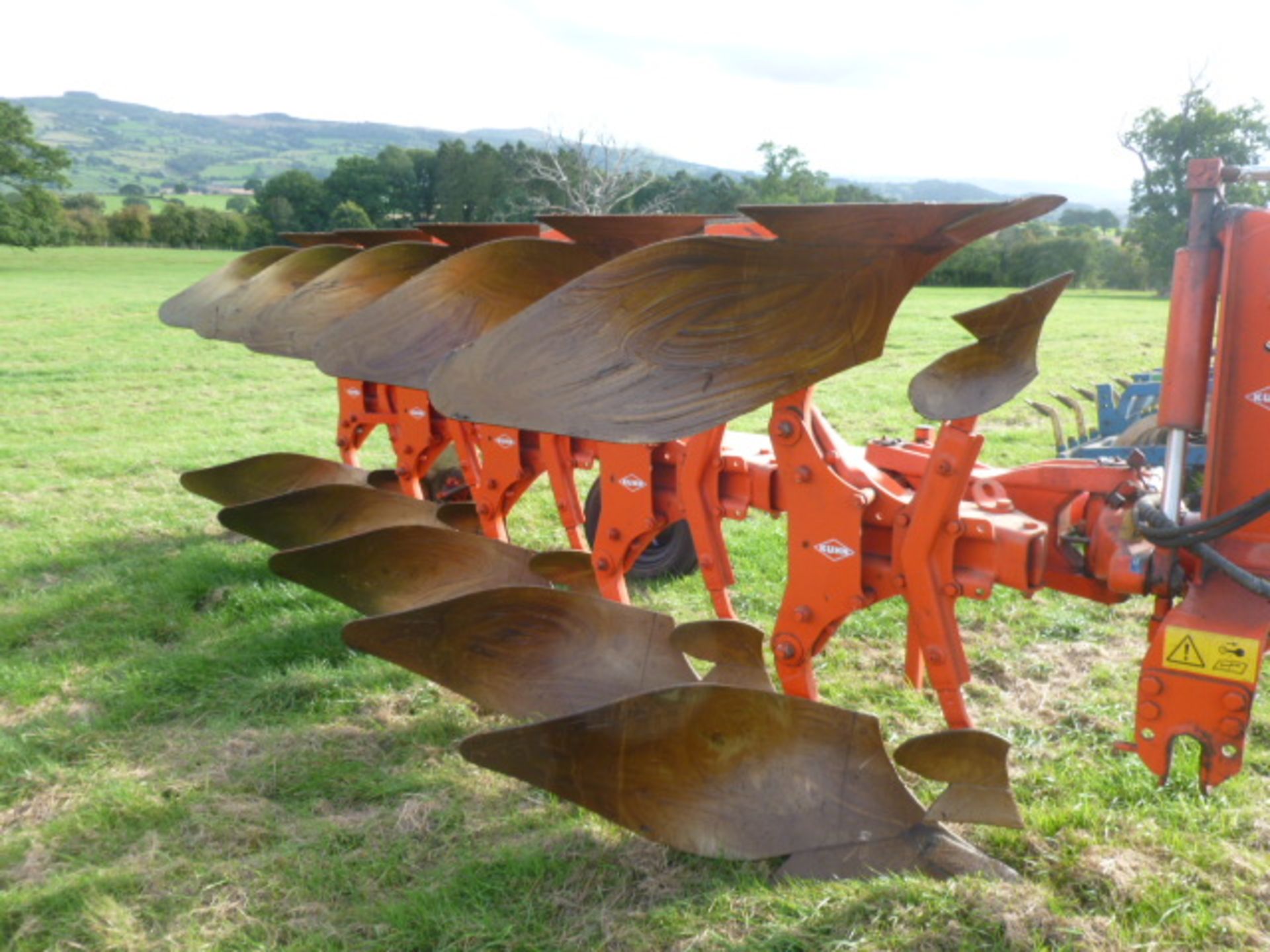 2012 Kuhn multi master 5 furrow plough, done approx. 500 acres - Image 3 of 4