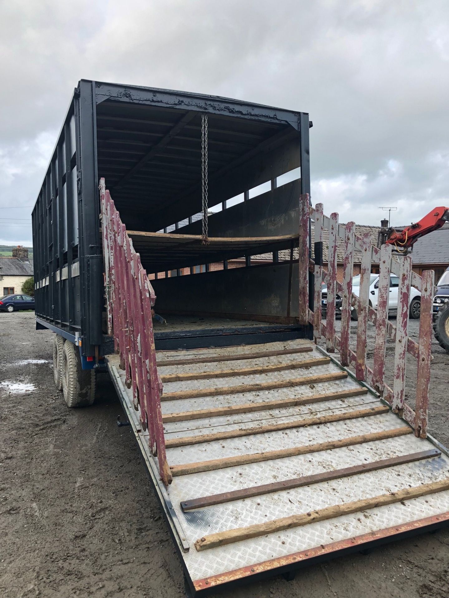 22' STOCK BOX WITH EVANS TRAILER - Image 2 of 5