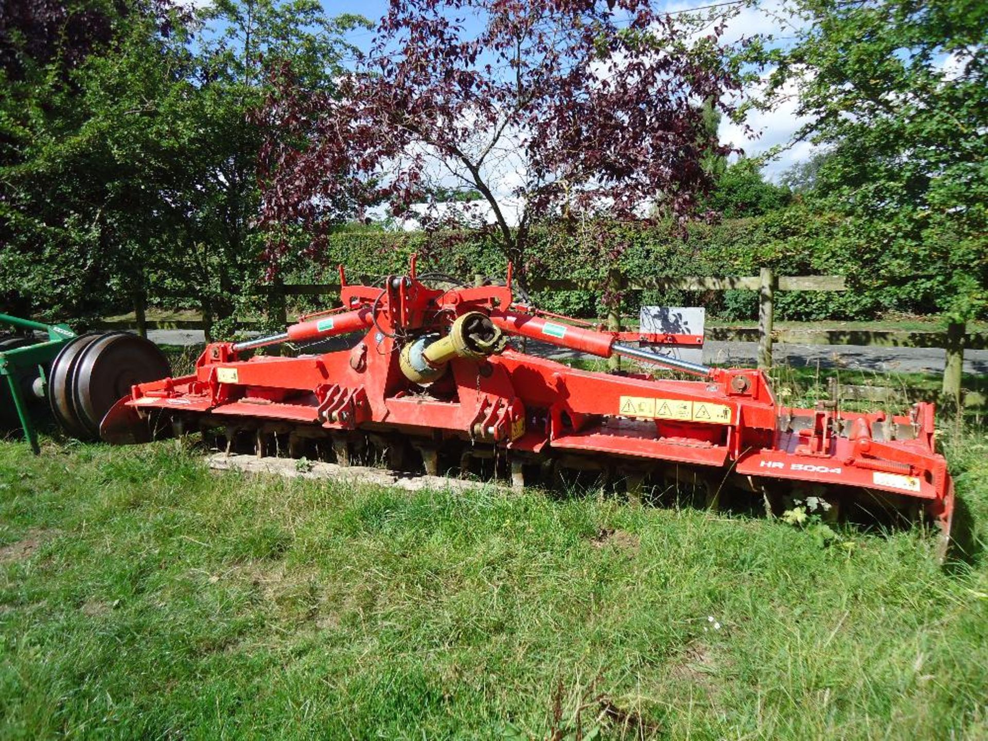 2009 KUHN HR 5004 DR - 5 METRE FOLDING POWER HARROW, MAXI PACK ROLLER