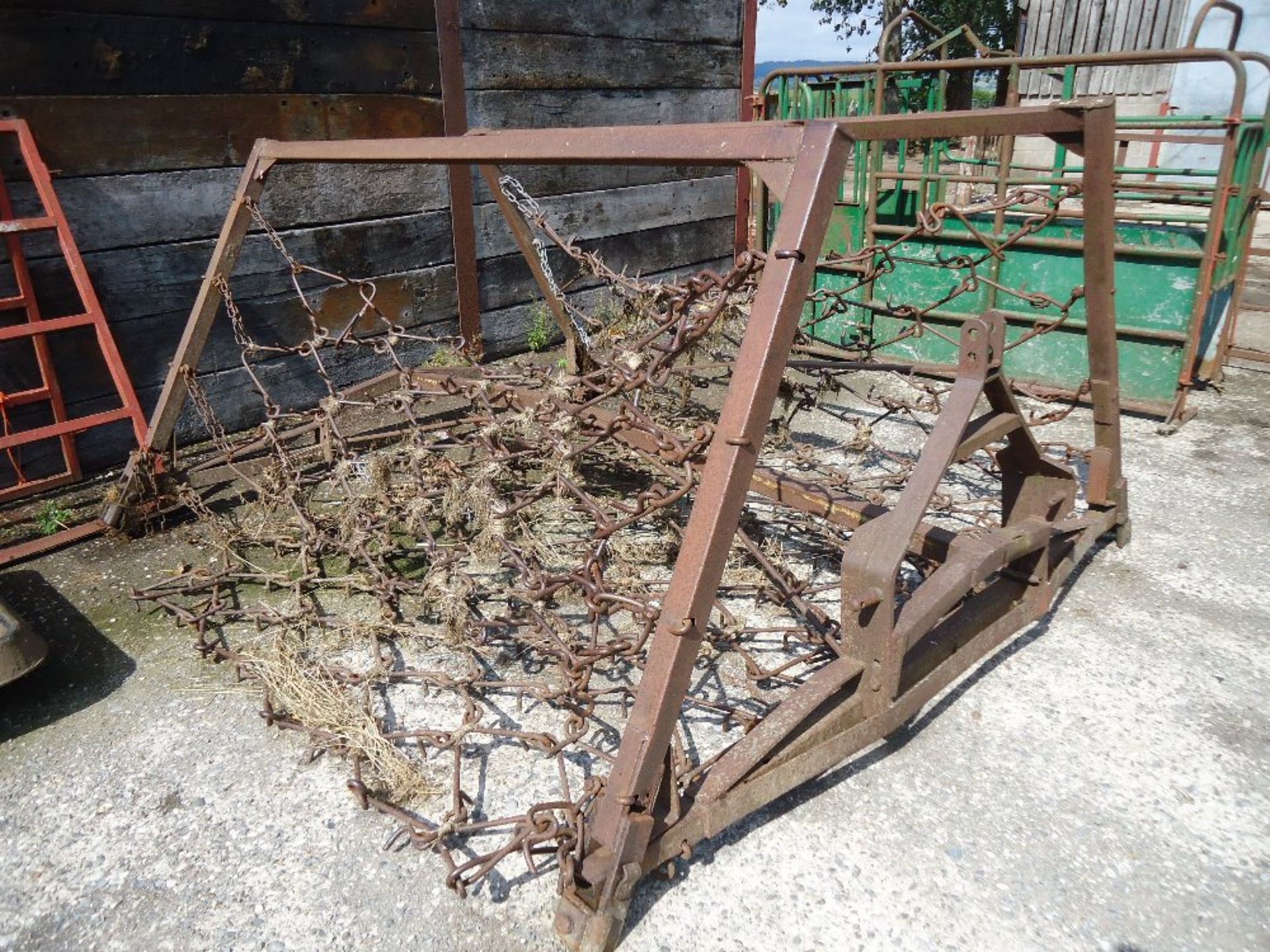 FOLDING GRASS HARROWS