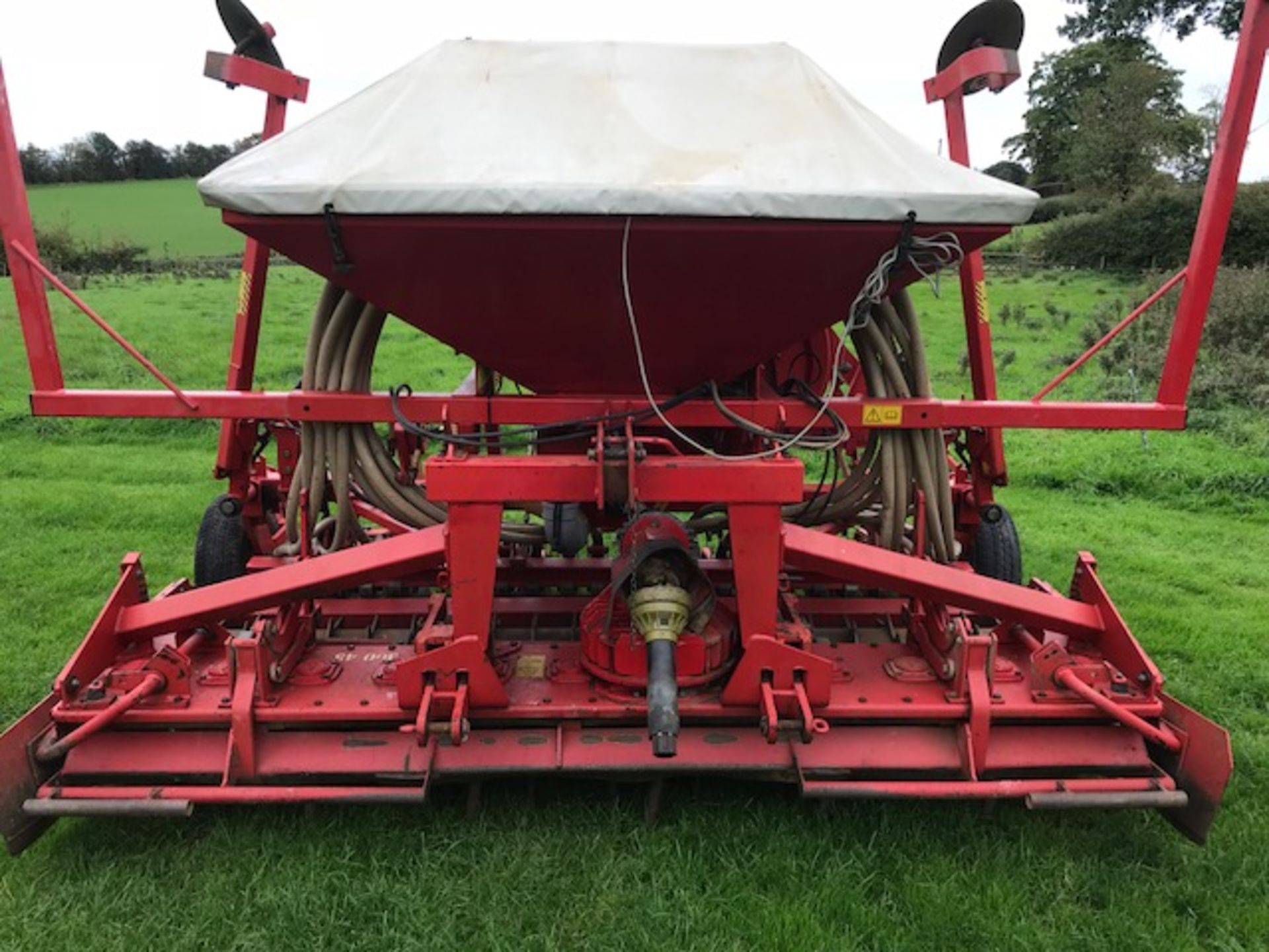 SPRING TYRE CULTIVTOR WITH CRUMBLE ROLLE