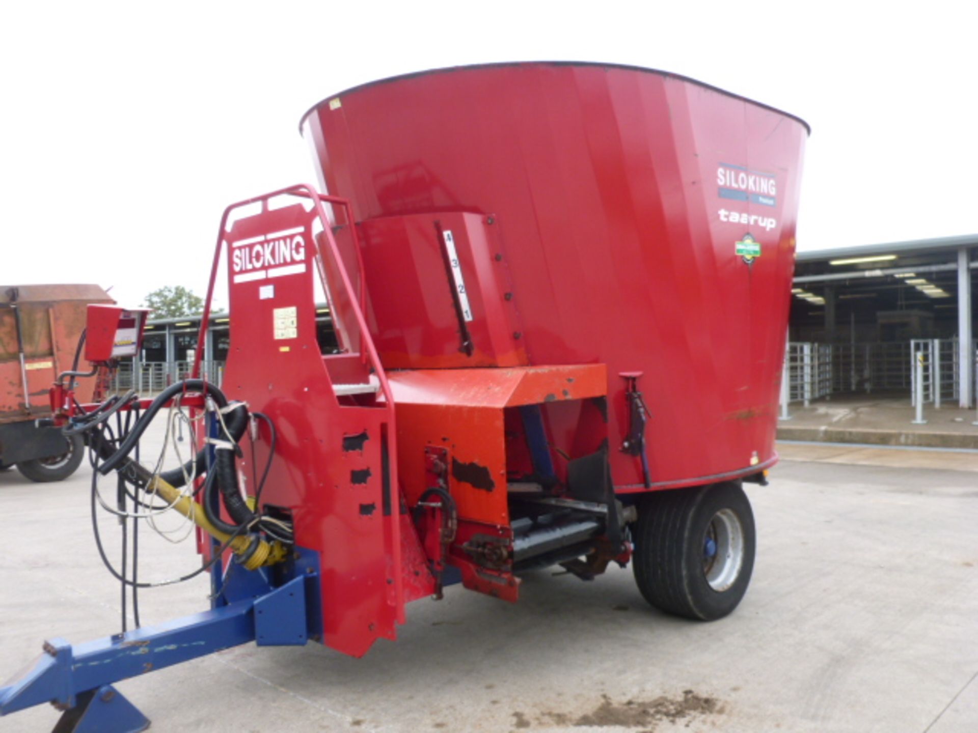 SILO KING KDM 16 TUB MIXER C/W FRONT CROSS CONVEYOR - Image 2 of 3