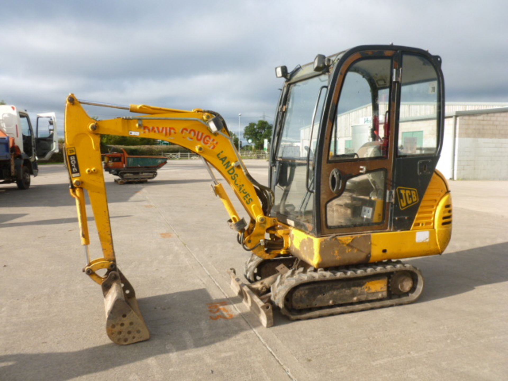 JCB 801 TRACK DIGGER 2004 2 BUCKETS RECENTLY FITTED WITH 2 NEW RUBBER TRACKS KEYS IN OFFICE