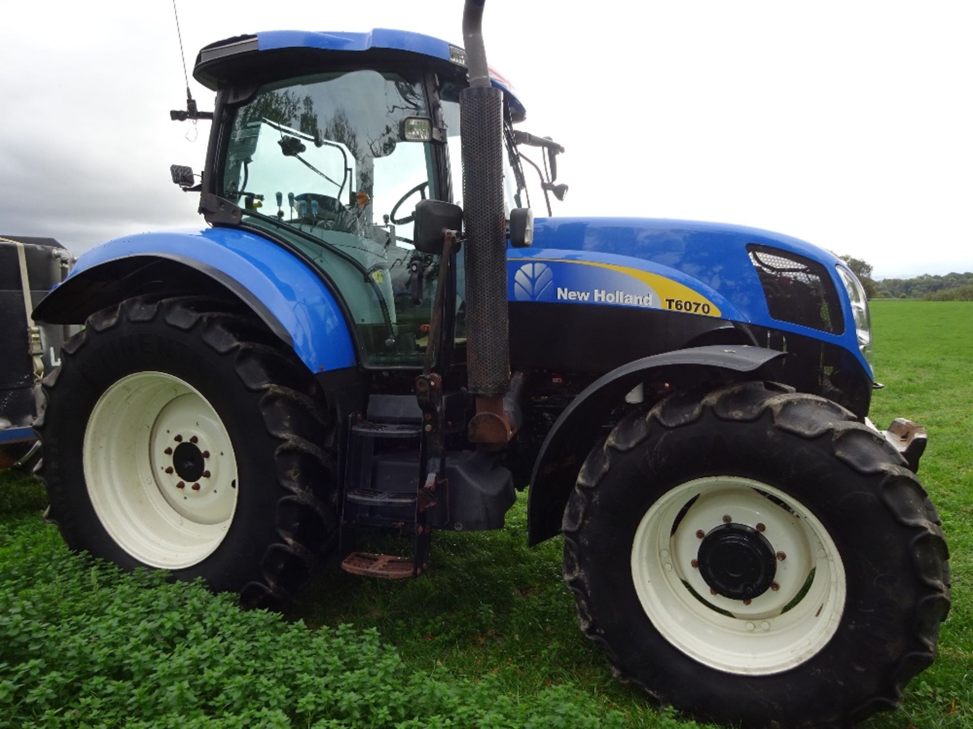 New Holland 6070 elite 2010 4851 hrs 2010 Reg No. DX60 BPF - Image 4 of 7