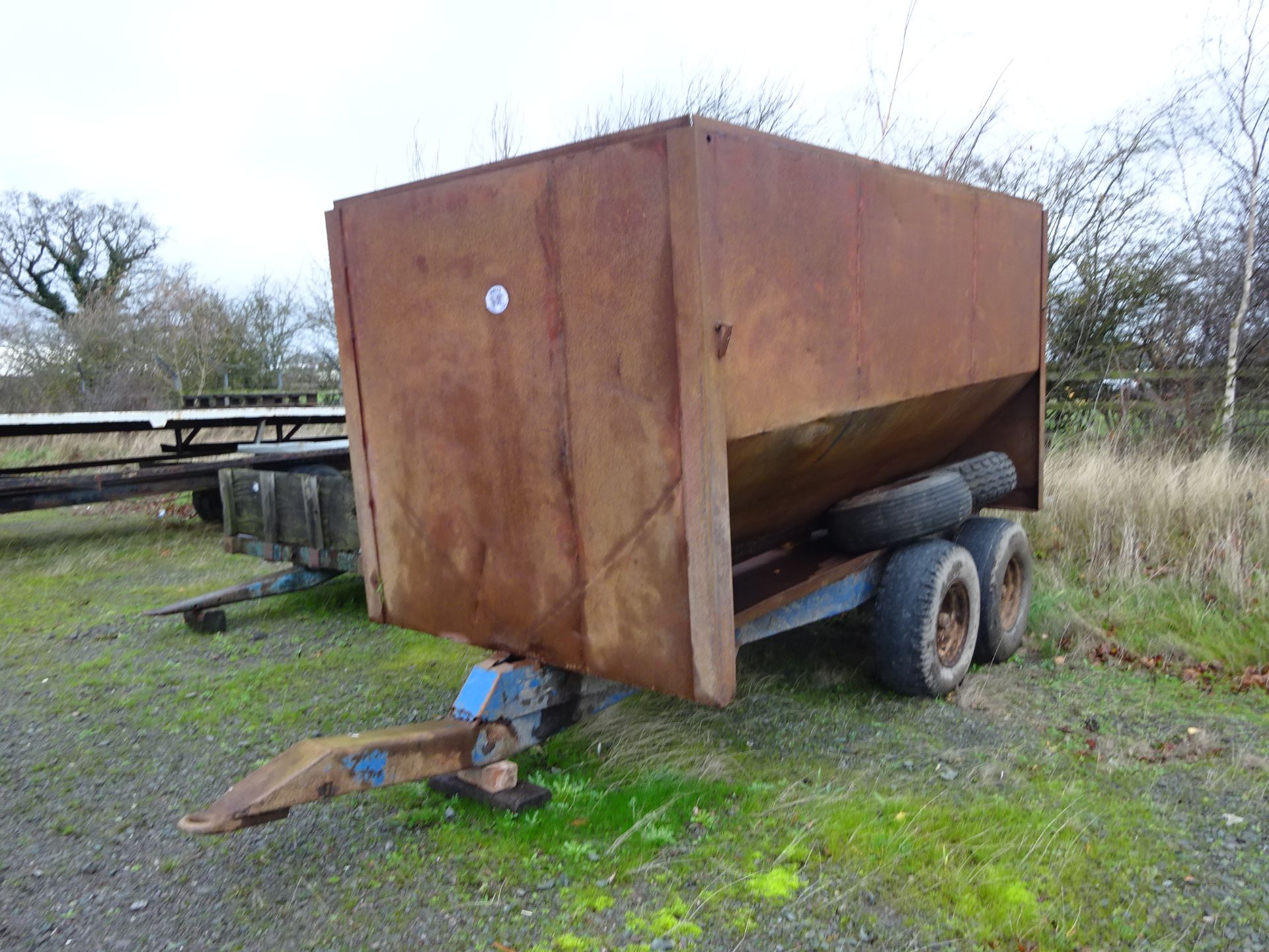 LARGE DOUBLE SIDED CATTLE FEED HOPPER ON TRAILER