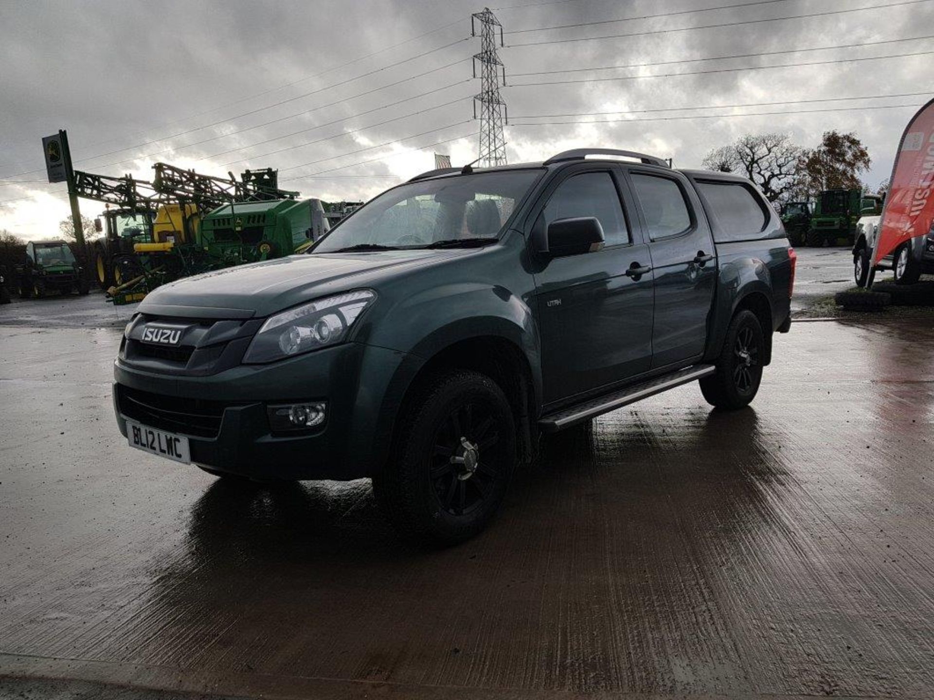 ISUZU HUNSTMAUN, MANUAL 88,400 MILES PART SERVICE HISTORY GREEN, BL12 LWC - Image 3 of 7