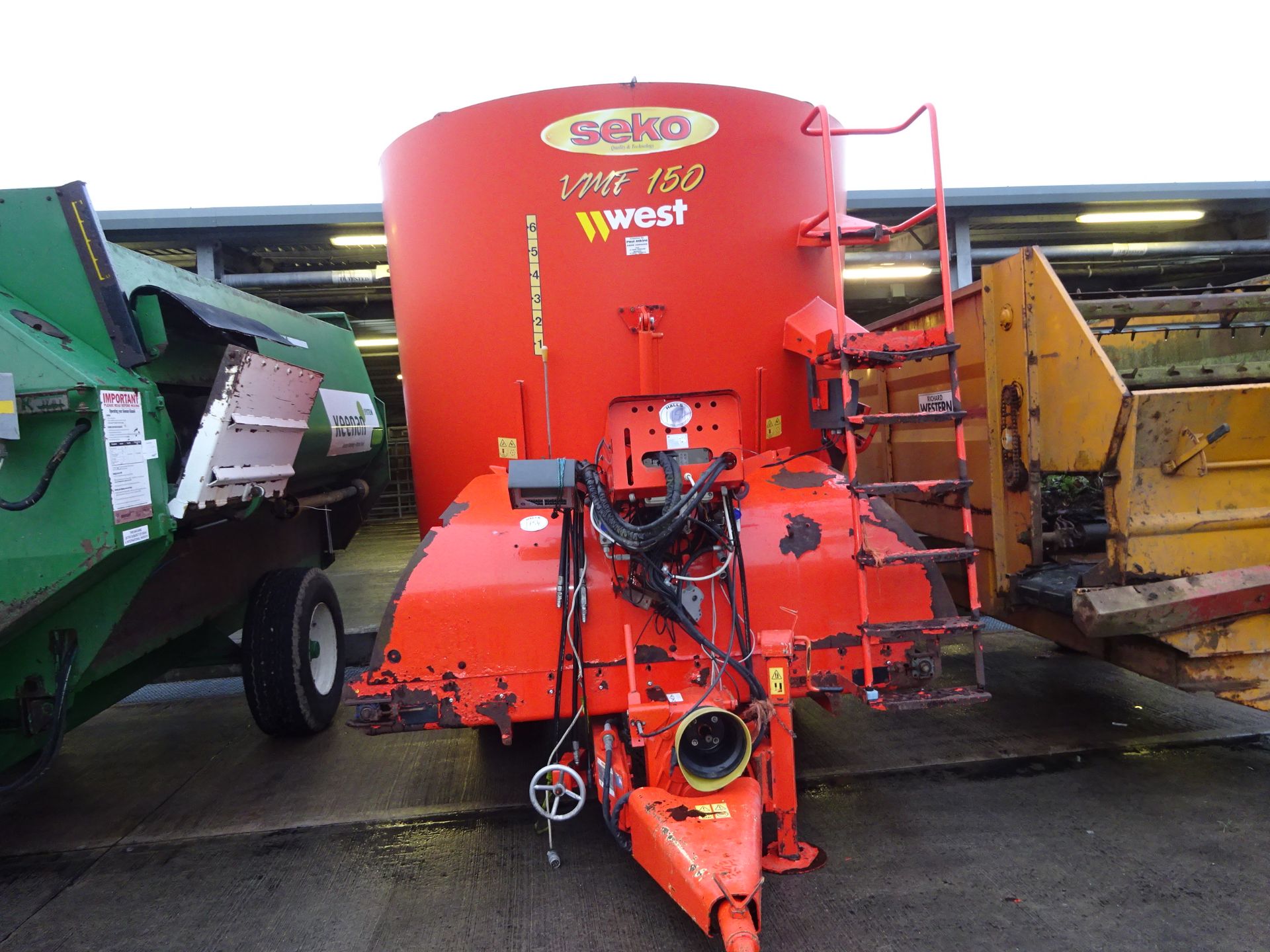 SEKO 15M VERTICAL MIXER/FEEDER