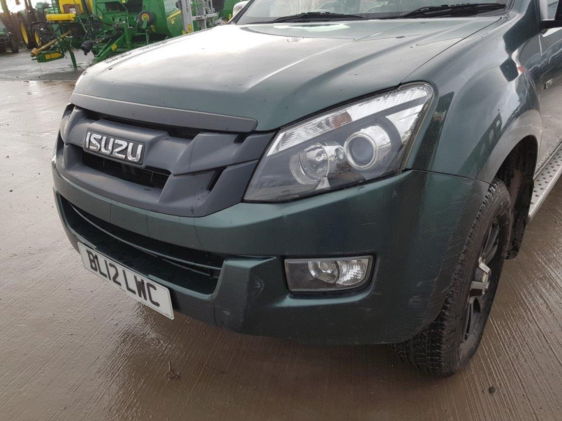 ISUZU HUNSTMAUN, MANUAL 88,400 MILES PART SERVICE HISTORY GREEN, BL12 LWC - Image 4 of 7