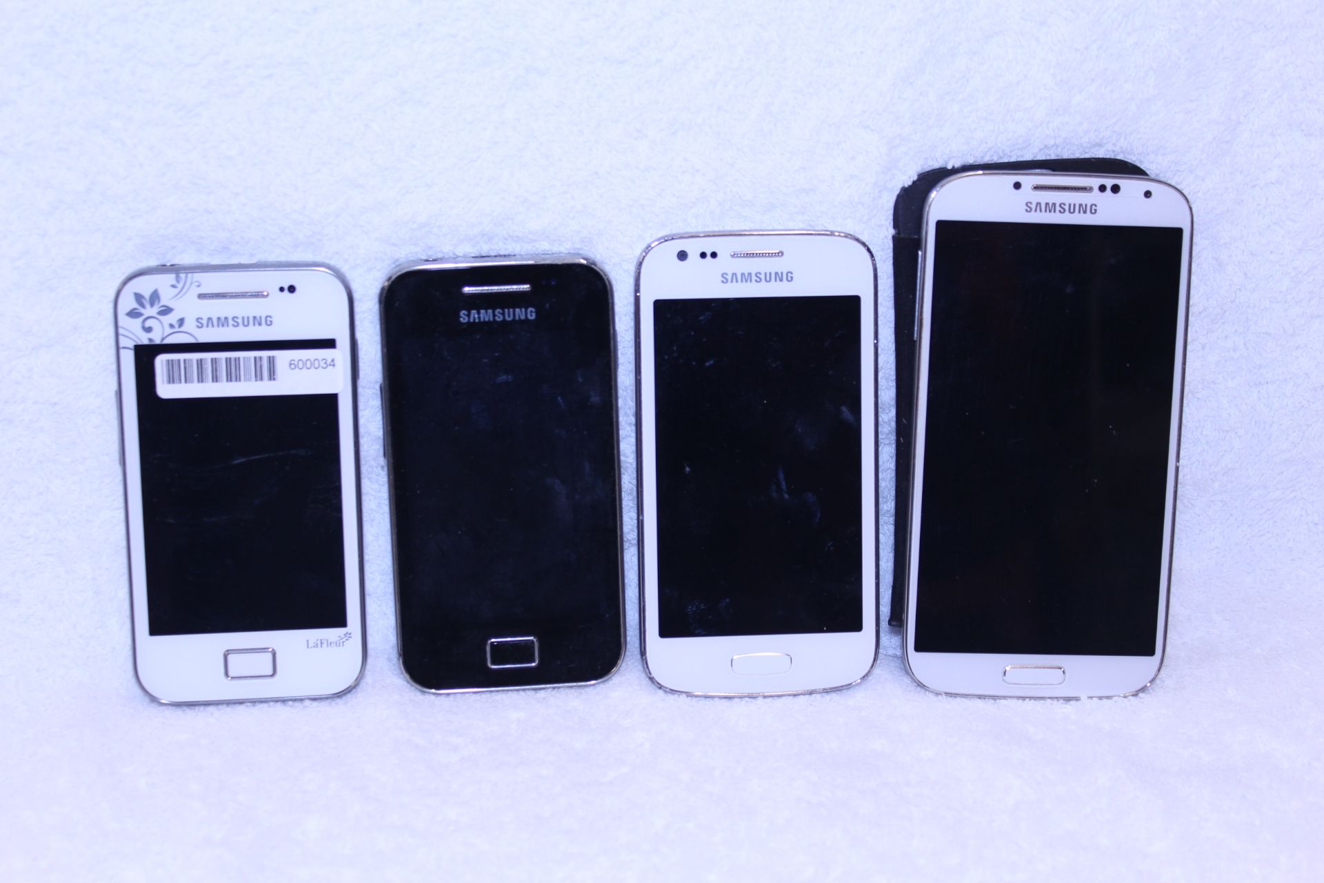 Grade U A Lot Of Four Various Samsung Mobile Phones