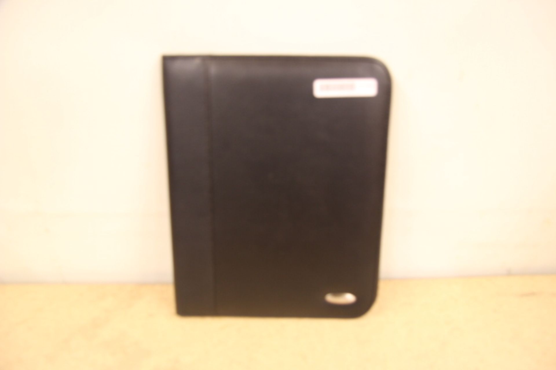 V Brand New Samsonite Small Black Executive Folder With-Pen Pocket-Card Pocket-One Inner Pocket - Image 2 of 2