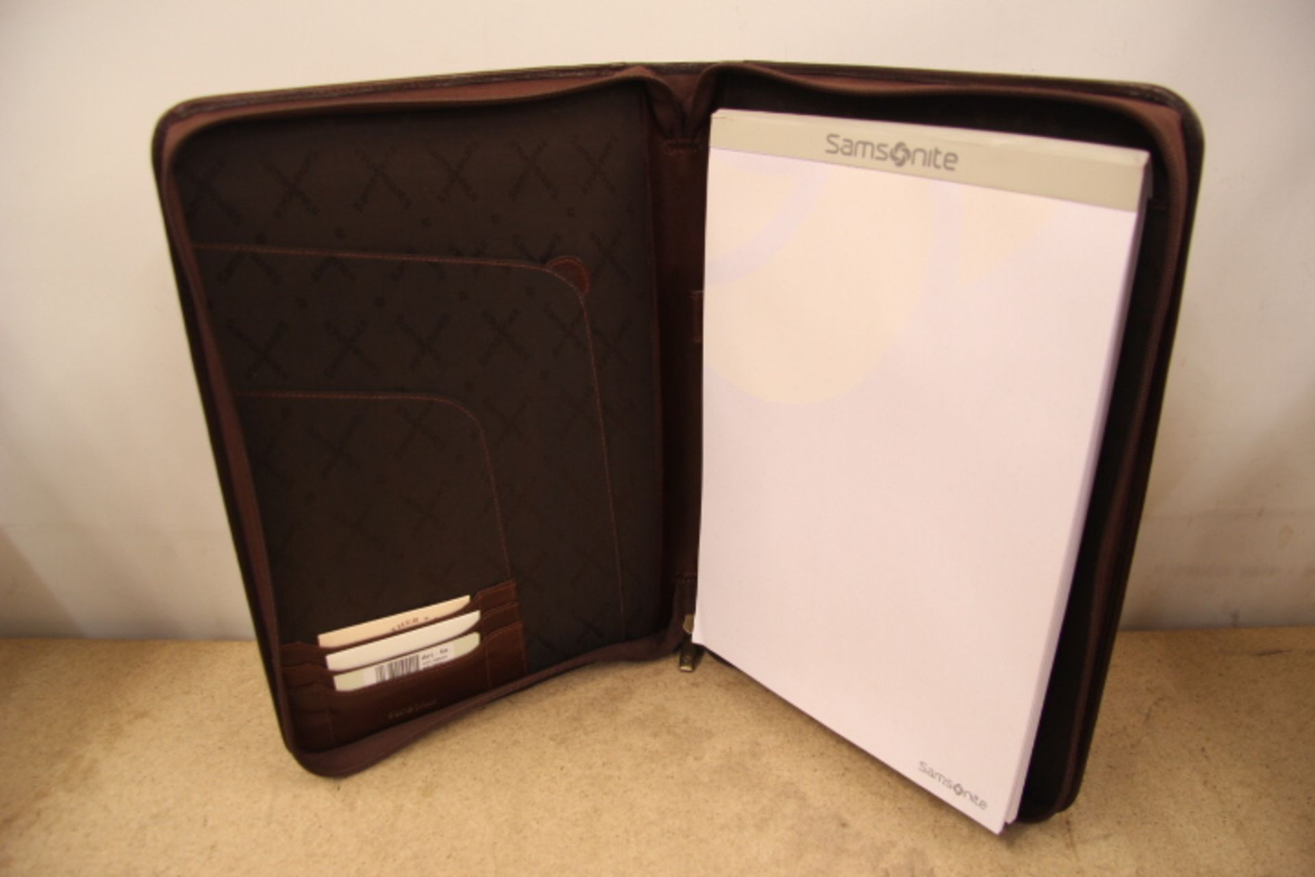 V Brand New Samsonite Brown Leather Executive Folder With-Pen Pocket-Card Pockets-Writing Pad-2