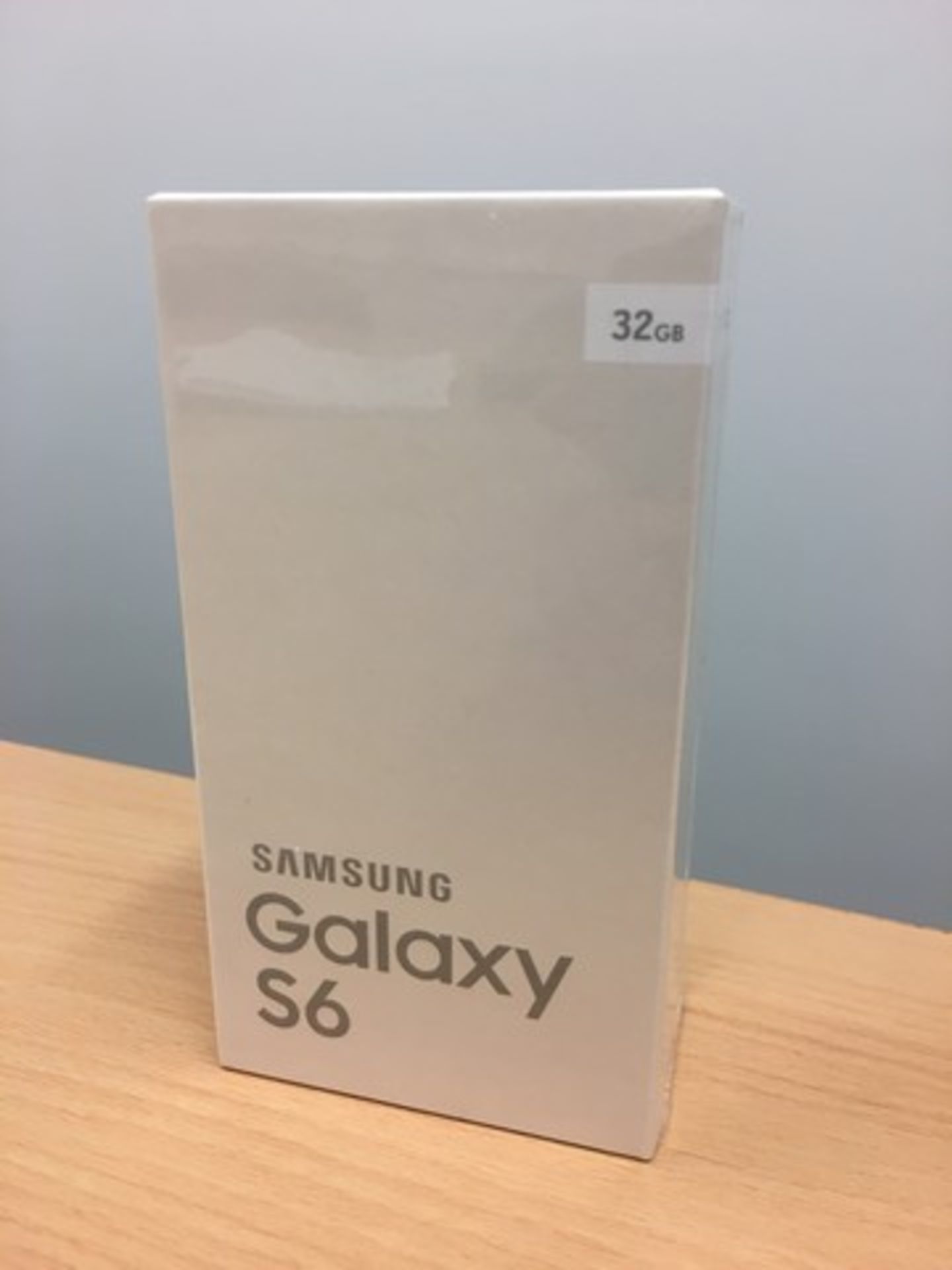 Grade A Samsung Galaxy S6 Phone - 16MP Camera - 5.1" Screen - Boxed - Colours May Vary - Available - Image 4 of 4