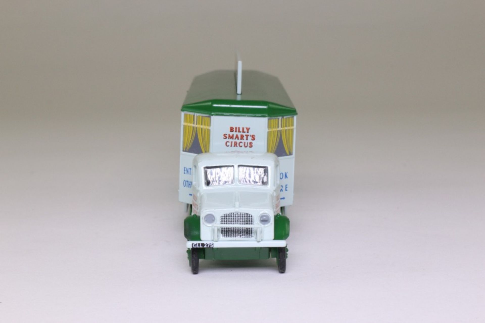 V Brand New Collectors Edition Die-Cast Billy Smart's Bedford Ox Truck And Booking Trailer - Mounted - Image 2 of 3