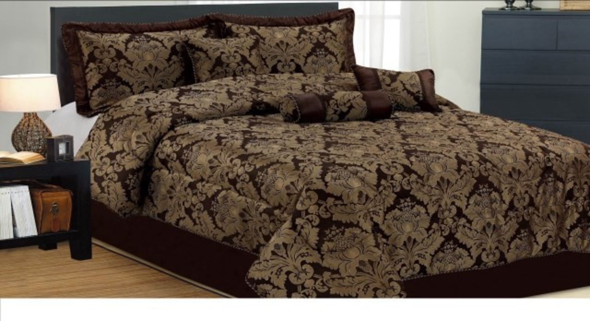 V Brand New Jacquard 7 pce King Size Bed Set RRP129.99 To Include Bed Spread Valance Sheet Pillow