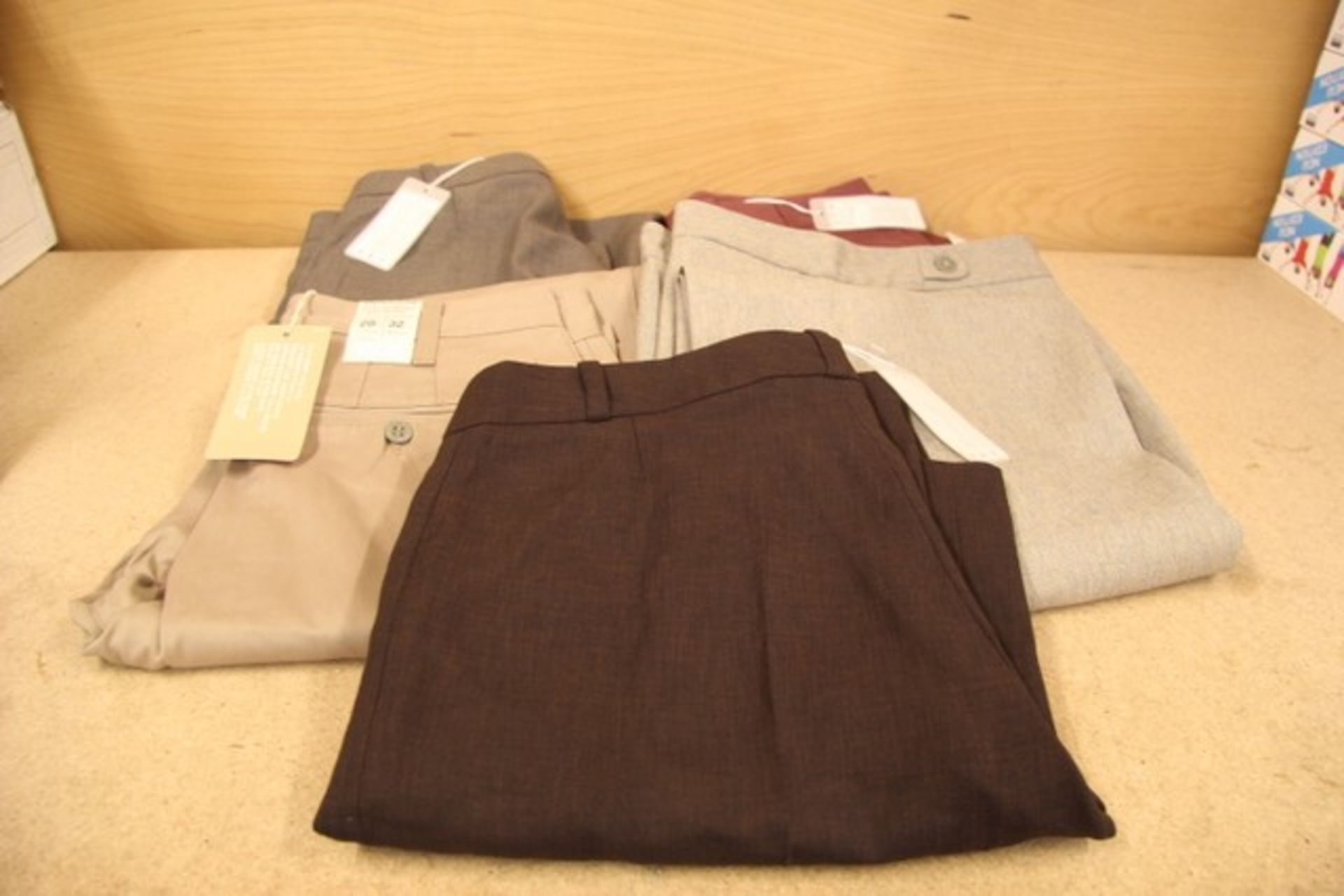 V Brand New A Lot Of Five Various Pairs Dockers Trousers 28 Waist