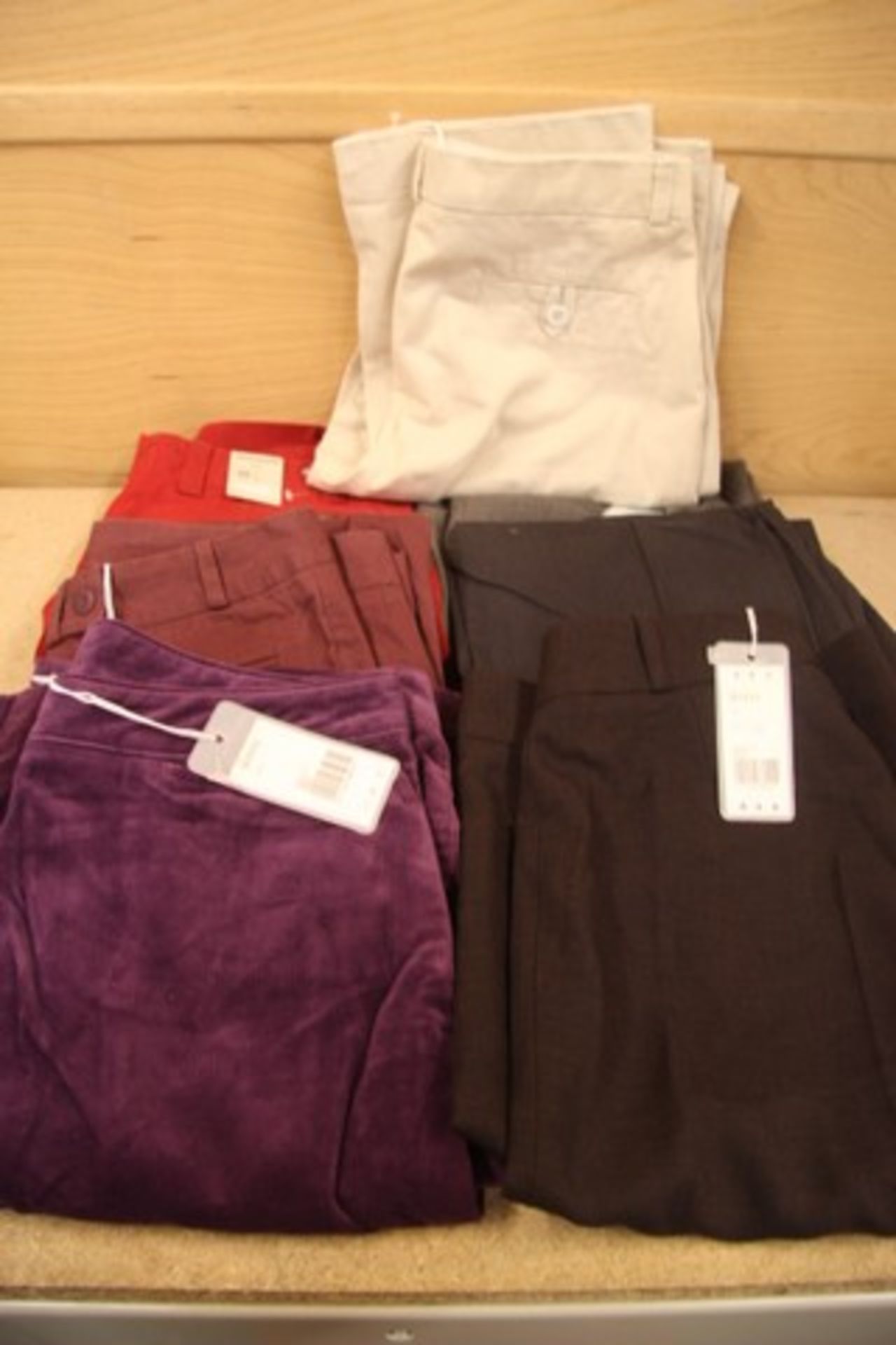 V Brand New A Lot Of Six Various Pairs Dockers Trousers & One Pair Dockers Shorts 29 Waist