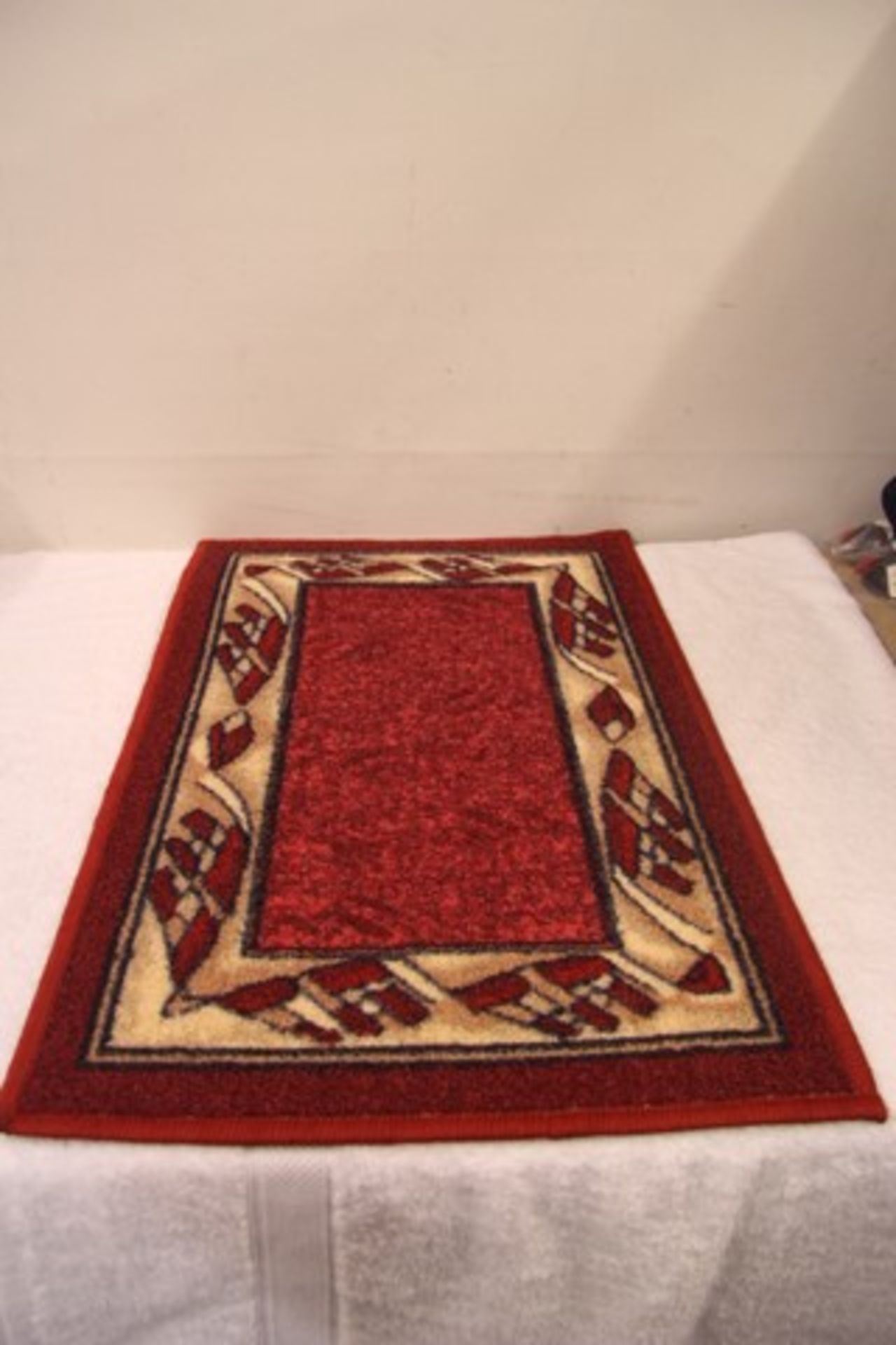 V Brand New 40 X 60cm Burgundy Decorative Door Mat