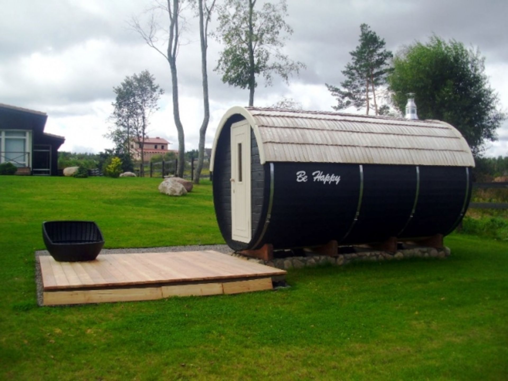 V Brand New 4m Spruce Barrel With 2.2m Sauna (Internal) - 0.6m Terrace - Changing Room & Sauna