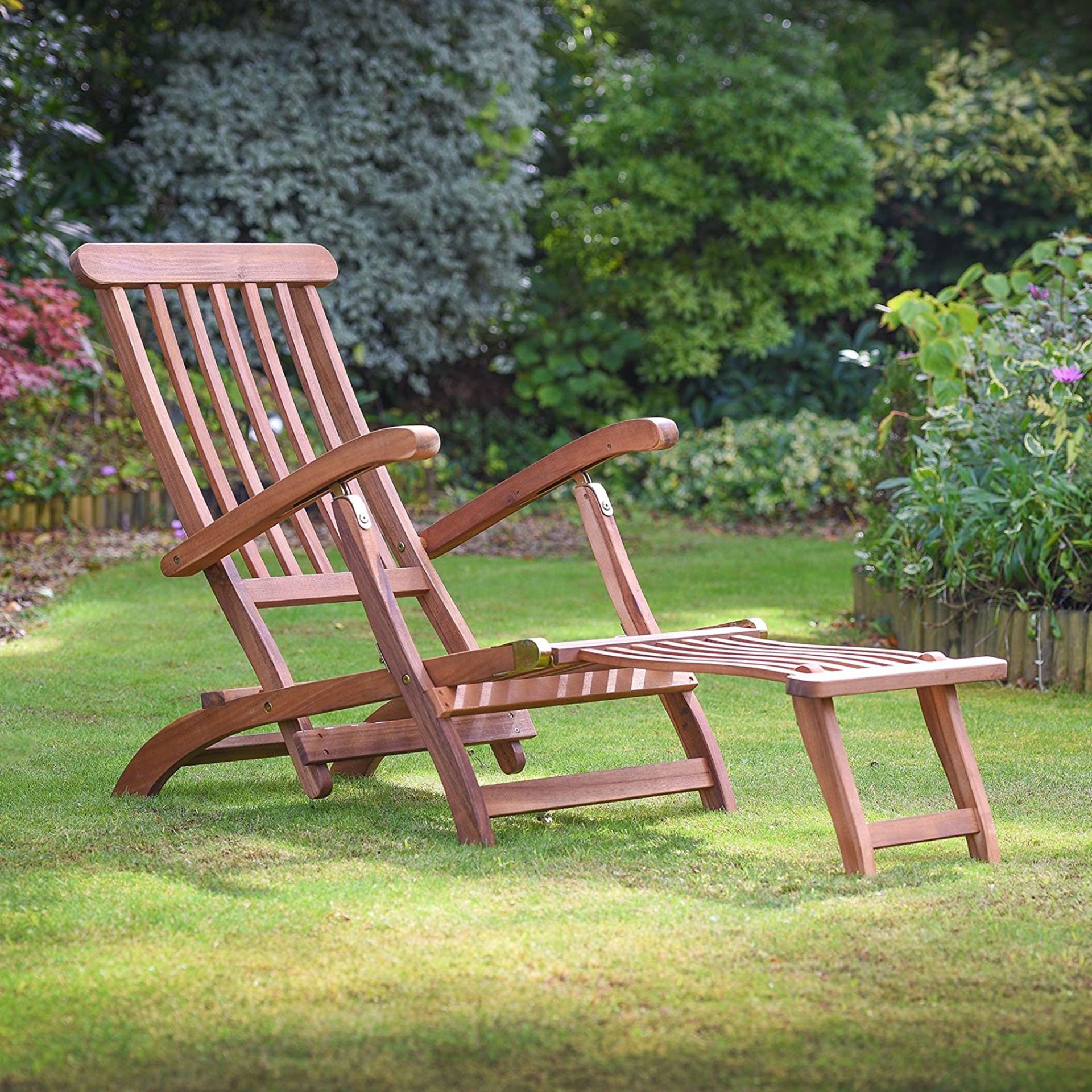 V Brand New Hardwood Steamer Chair (either Eucalyptus or Acacia Wood) - RRP £179.99 - Amazon £99.