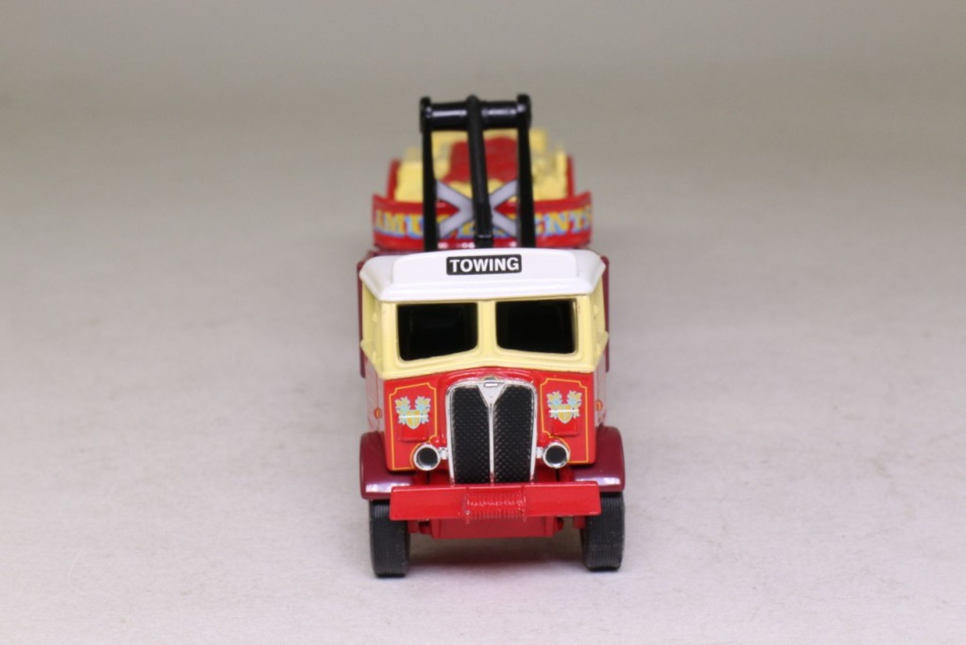 V Brand New Collectors Edition Die-Cast Harris's Amusements AEC Mammoth Lorry And Trailer - - Image 2 of 4