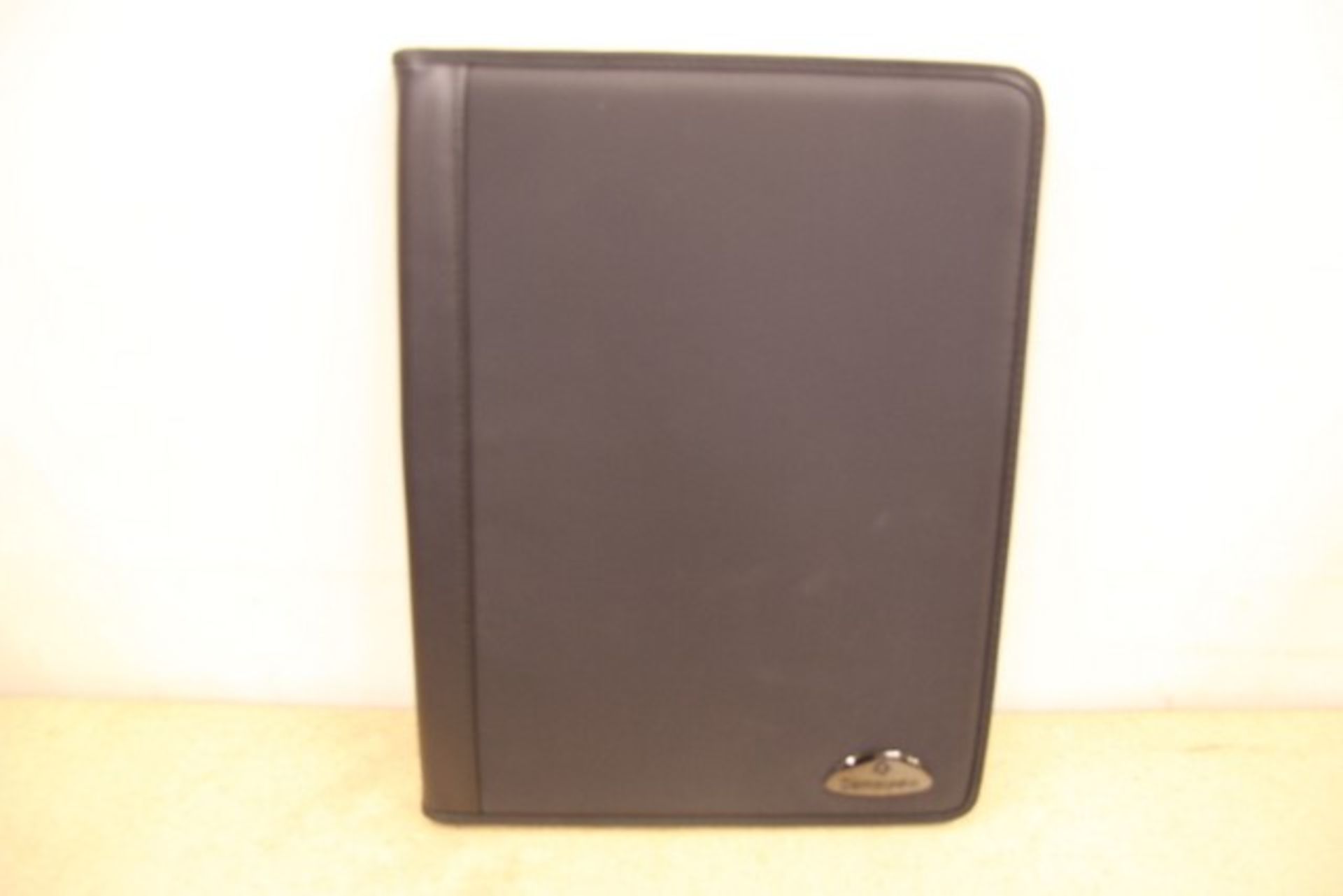 V Brand New Samsonite Black Leather Executive Folder With-Pen Pocket-Card Pockets-Writing Pad-One - Image 2 of 2