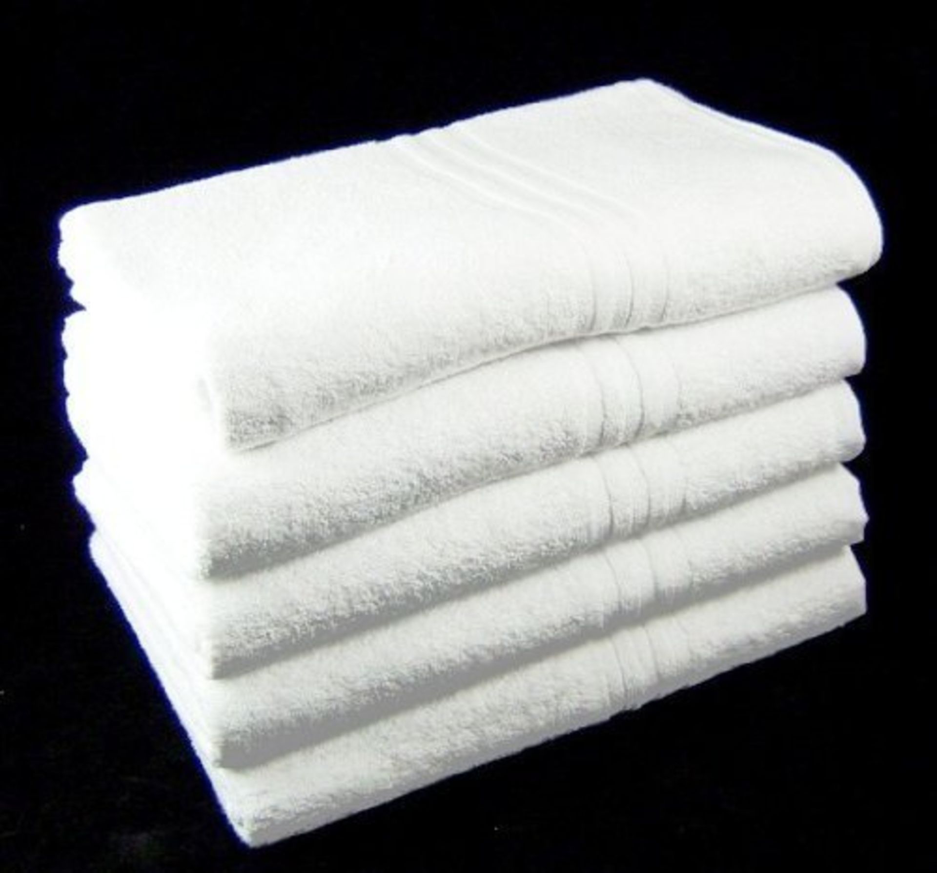 V Brand New 100% Cotton Bath Towel - Hotel Quality - 125 x 70 cm - Cream - ISP £16.00 Dunelm (