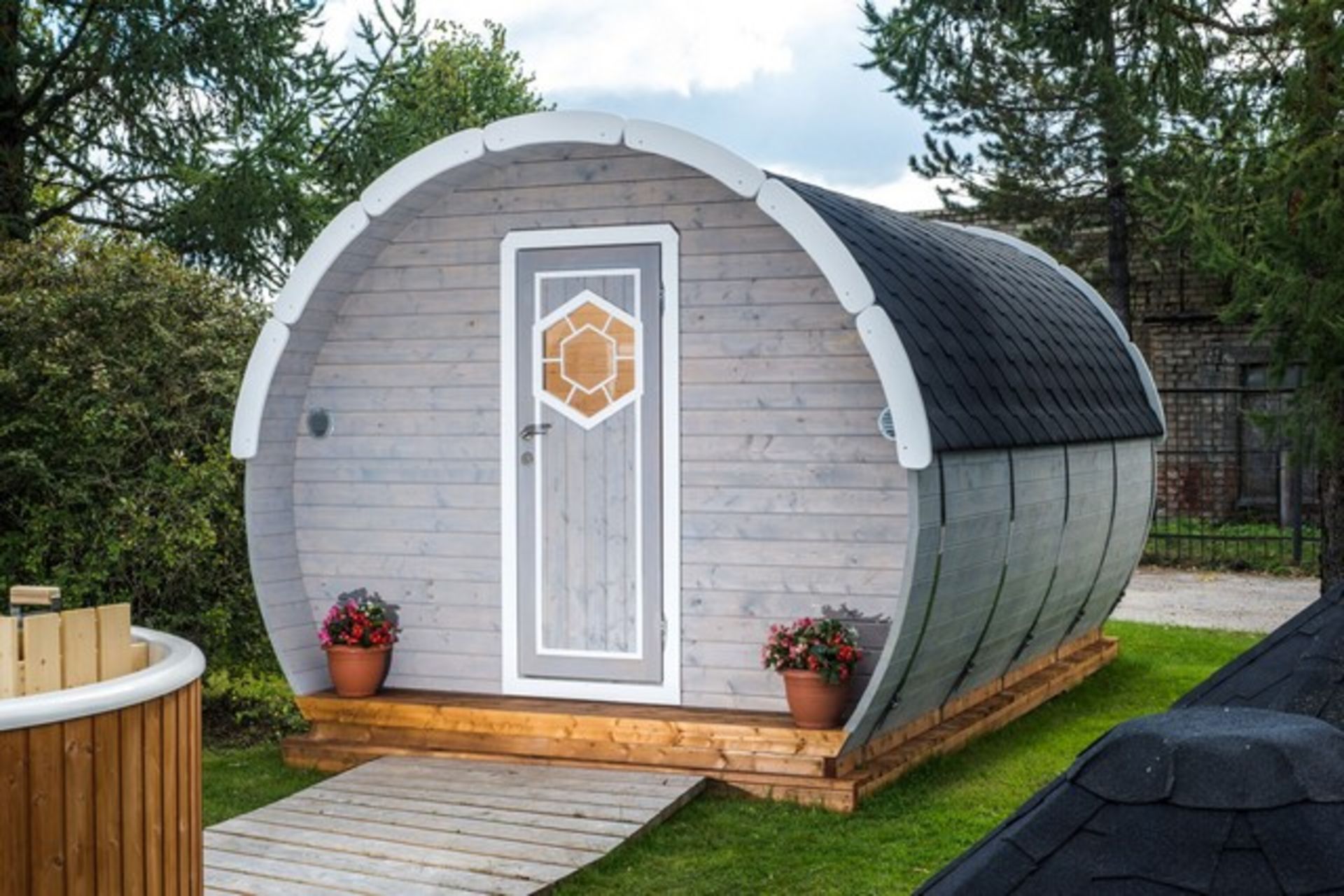 V Brand New 9.5M sq Ice-Viking Barrel- Two Rooms (2x2.3m Sleeping Room and Entrance room with - Bild 2 aus 6