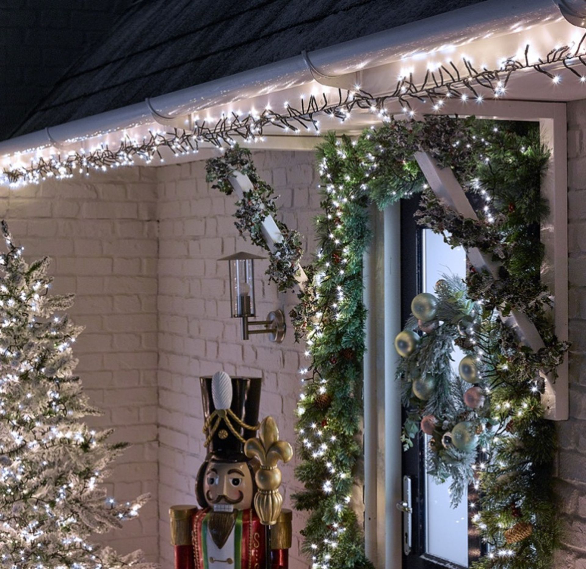 V Brand New 38 Metres (2160 Individual LED's) Bright White Indoor & Outdoor Cluster LED Christmas - Image 3 of 3