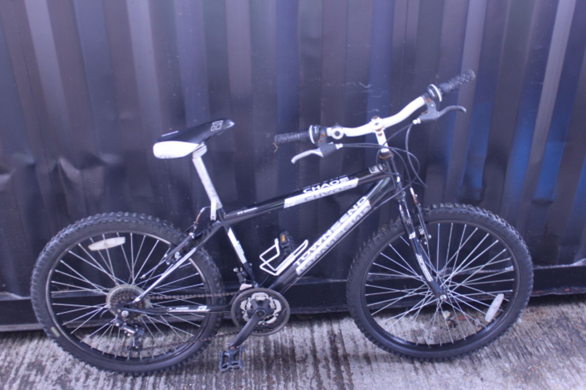 Grade U Youths Black/White Townsend Chaos Front Suspension ATB
