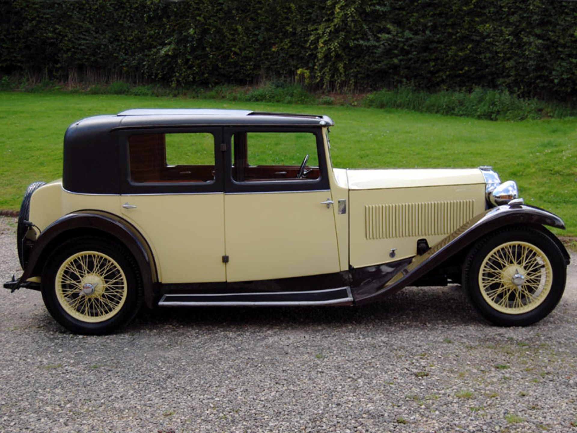 1932 Invicta 12/45 Saloon - Image 2 of 10